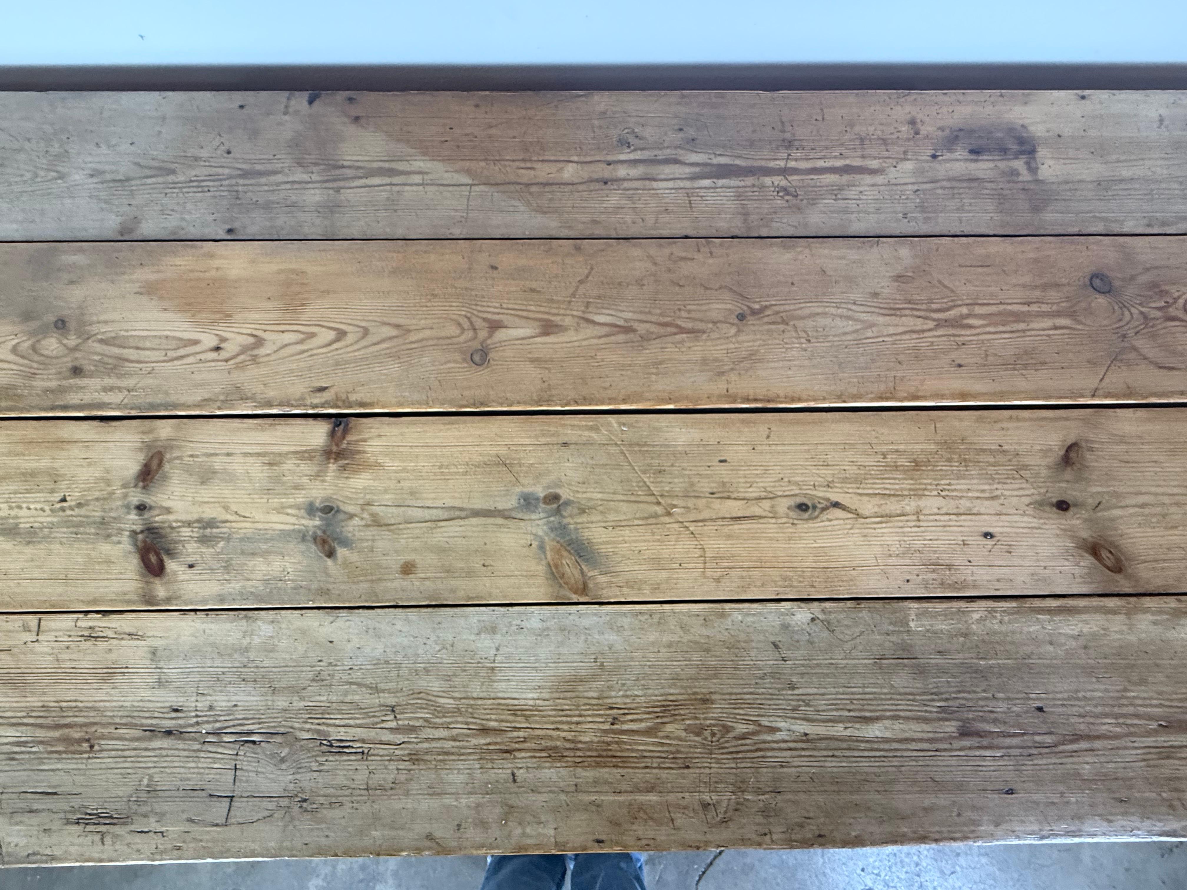 Country 19th-century English Pine Sideboard For Sale