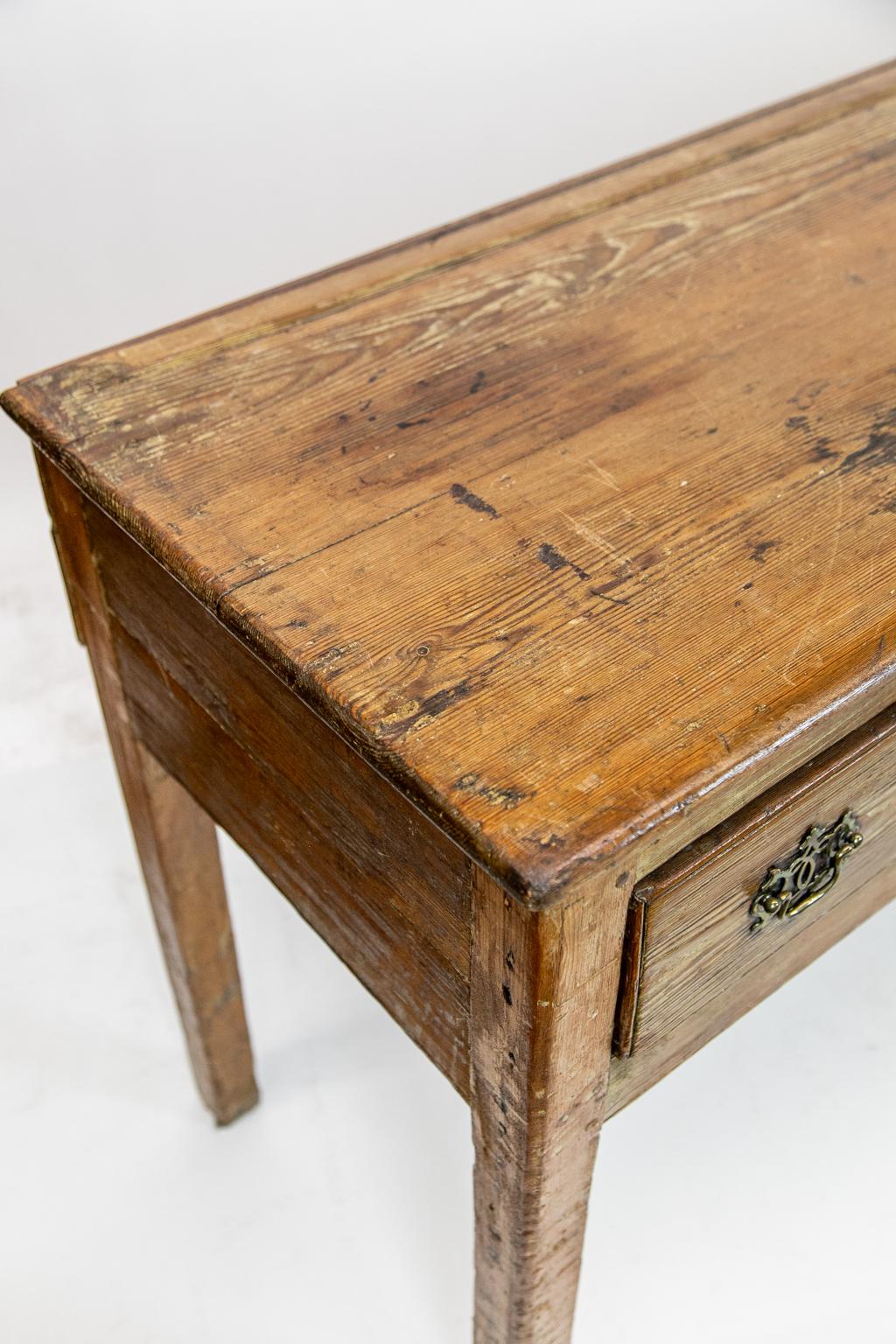 Credenza in pino inglese del XIX secolo 1