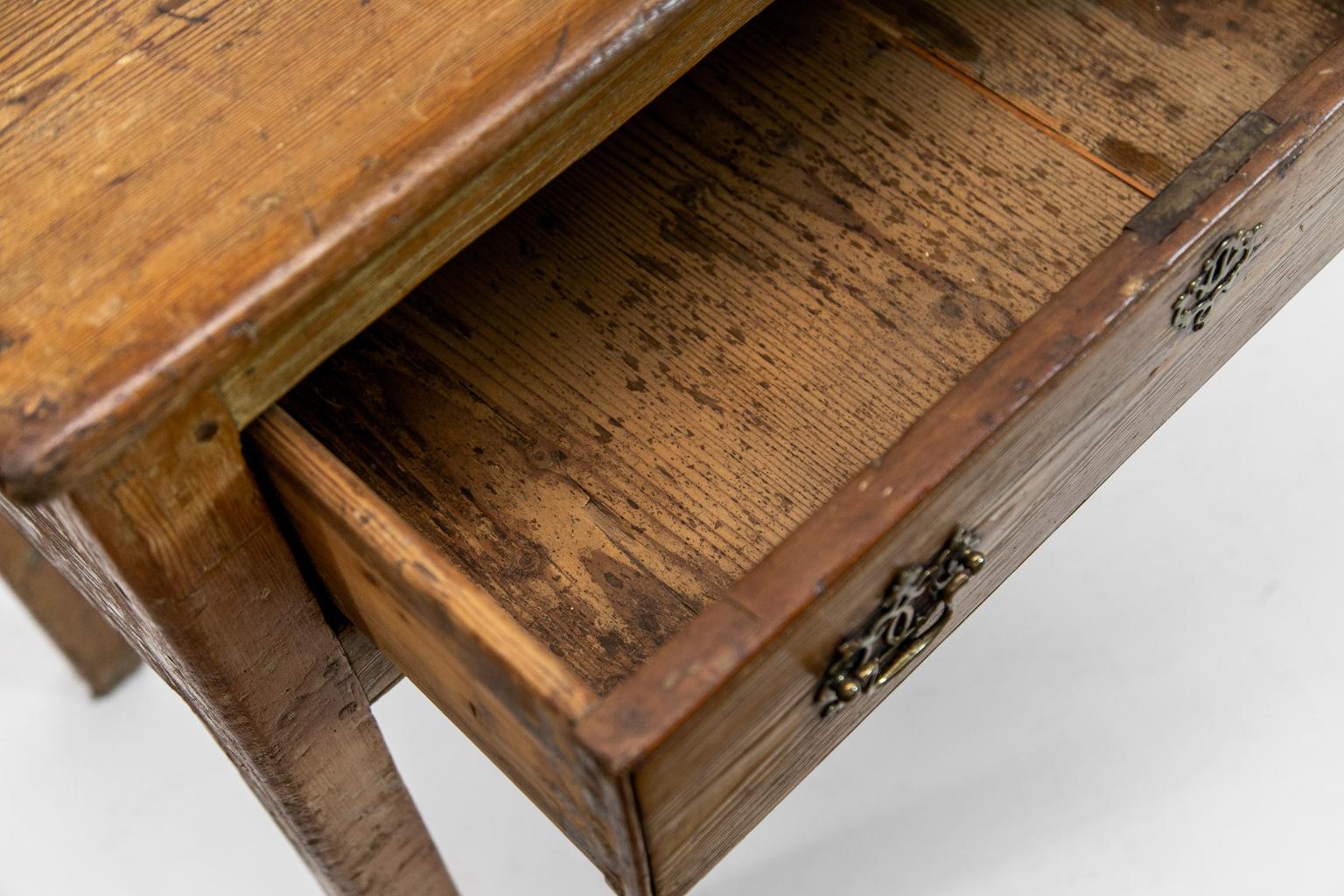 Credenza in pino inglese del XIX secolo 2
