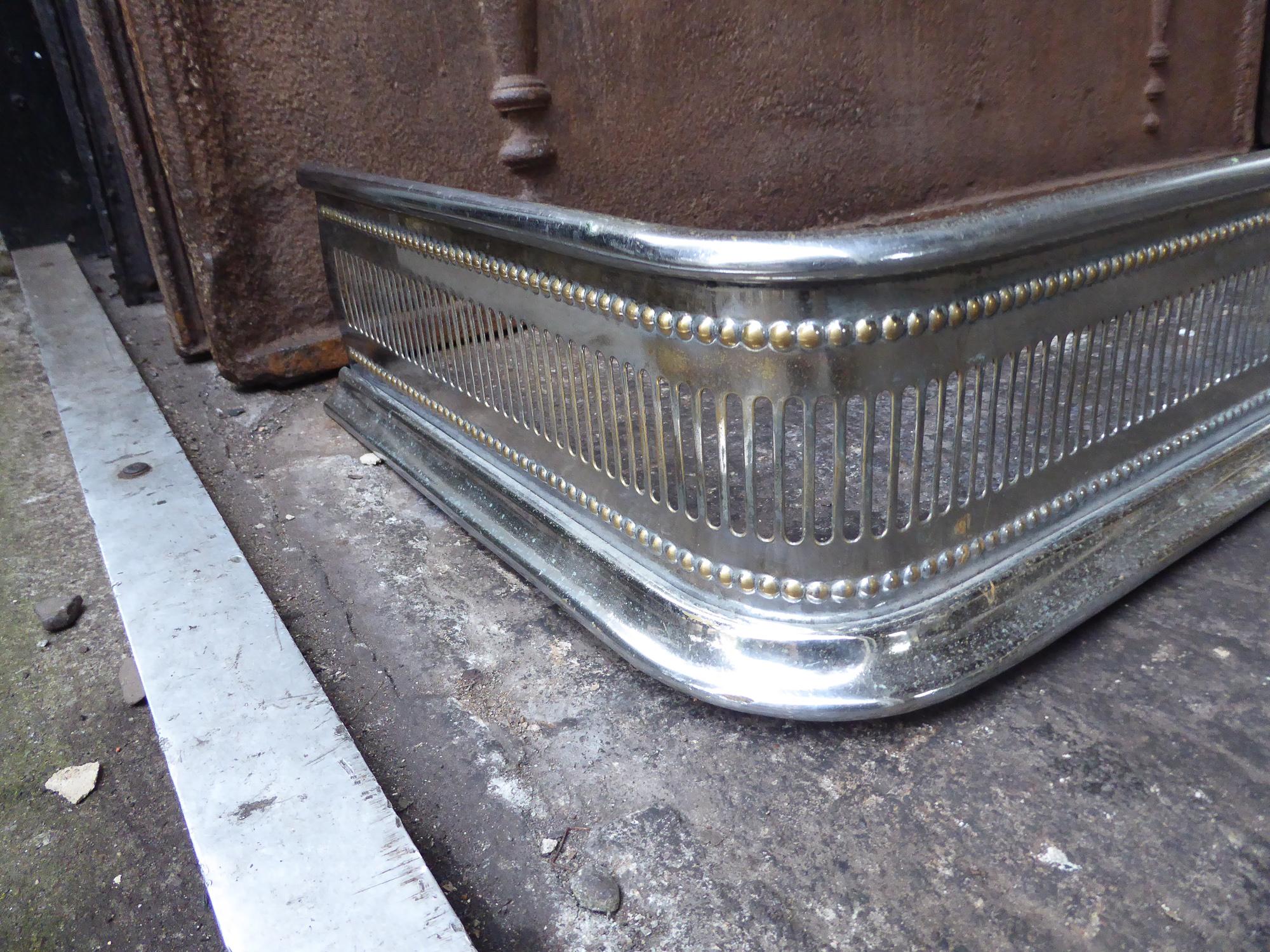 19th Century English Polished Steel Fireplace Fender or Fire Fender In Good Condition In Amerongen, NL