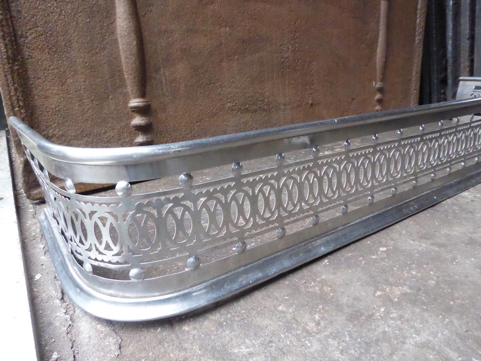 19th Century English Polished Steel Fireplace Fender or Fire Fender In Good Condition In Amerongen, NL