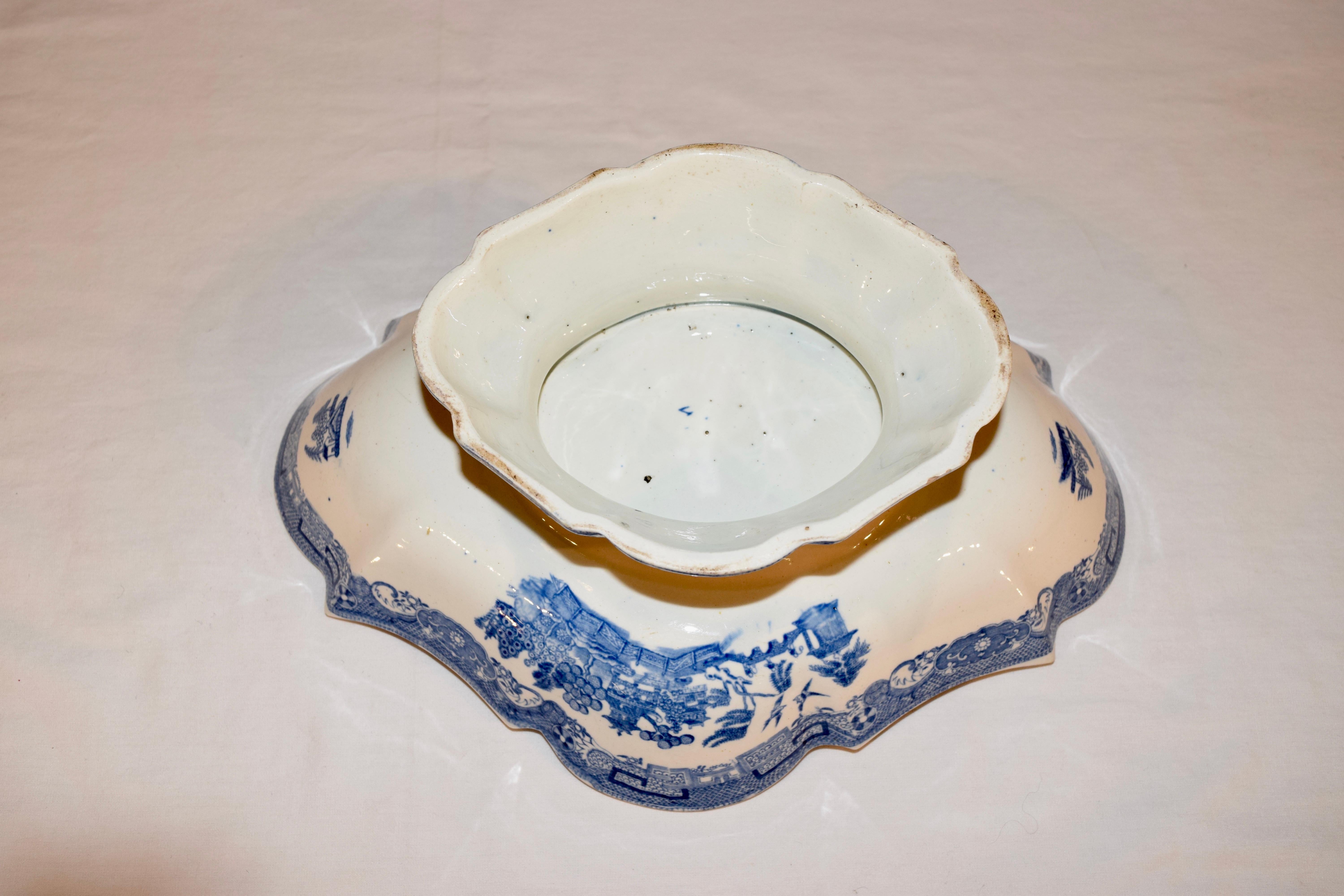 19th Century English Porcelain Footed Bowl 1