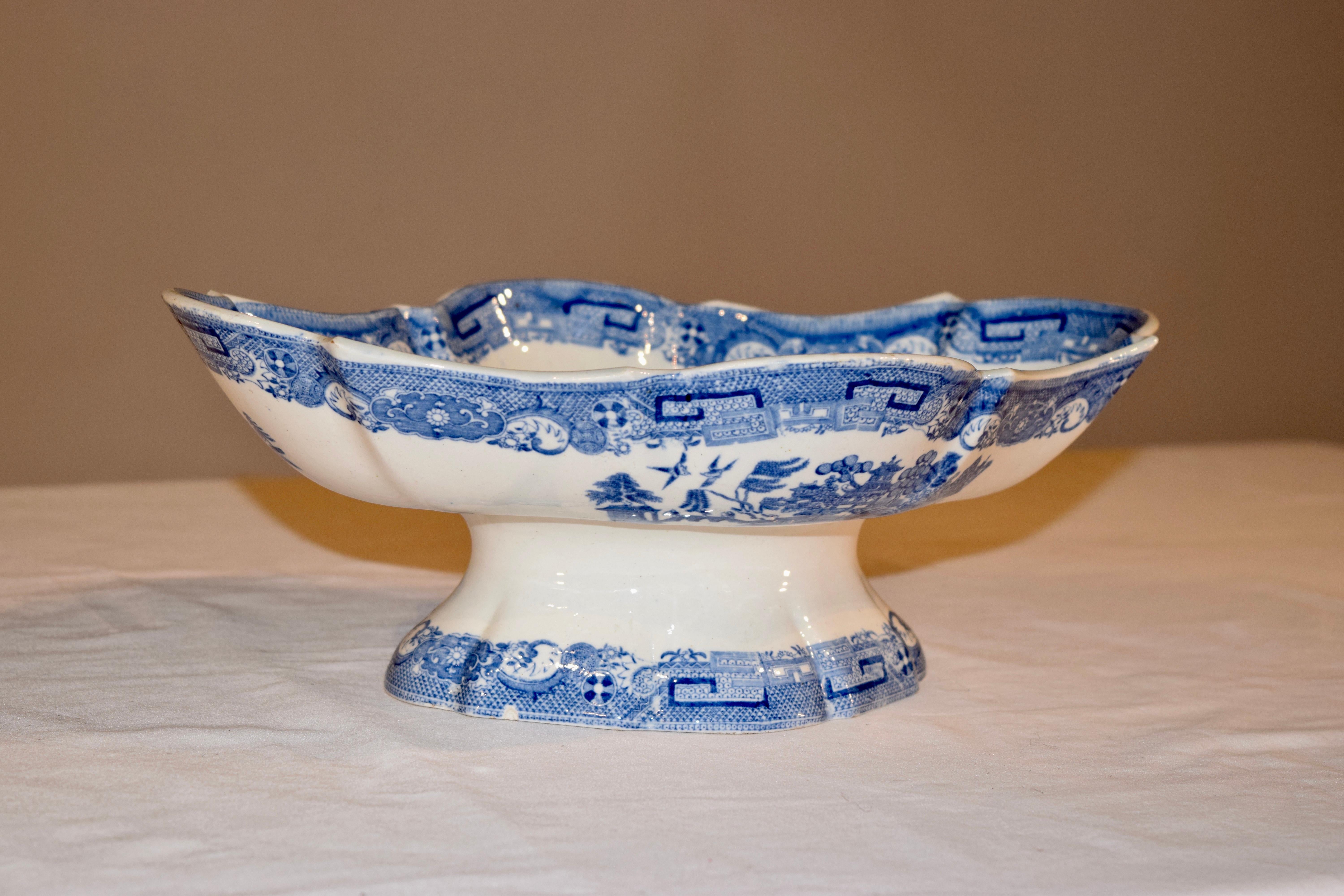 19th Century English Porcelain Footed Bowl 3