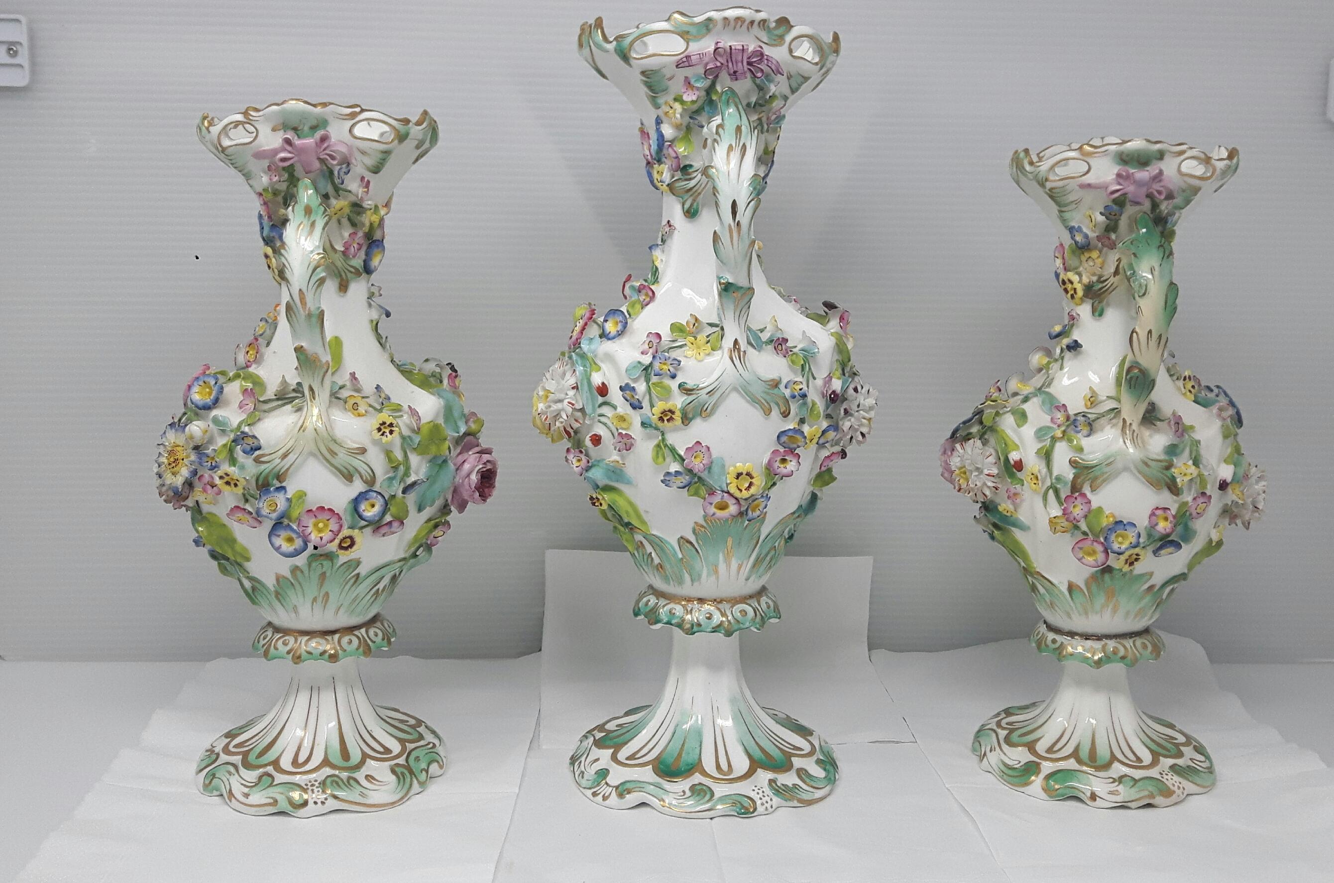 Neoclassical Revival 19th Century English Porcelain Garniture For Sale