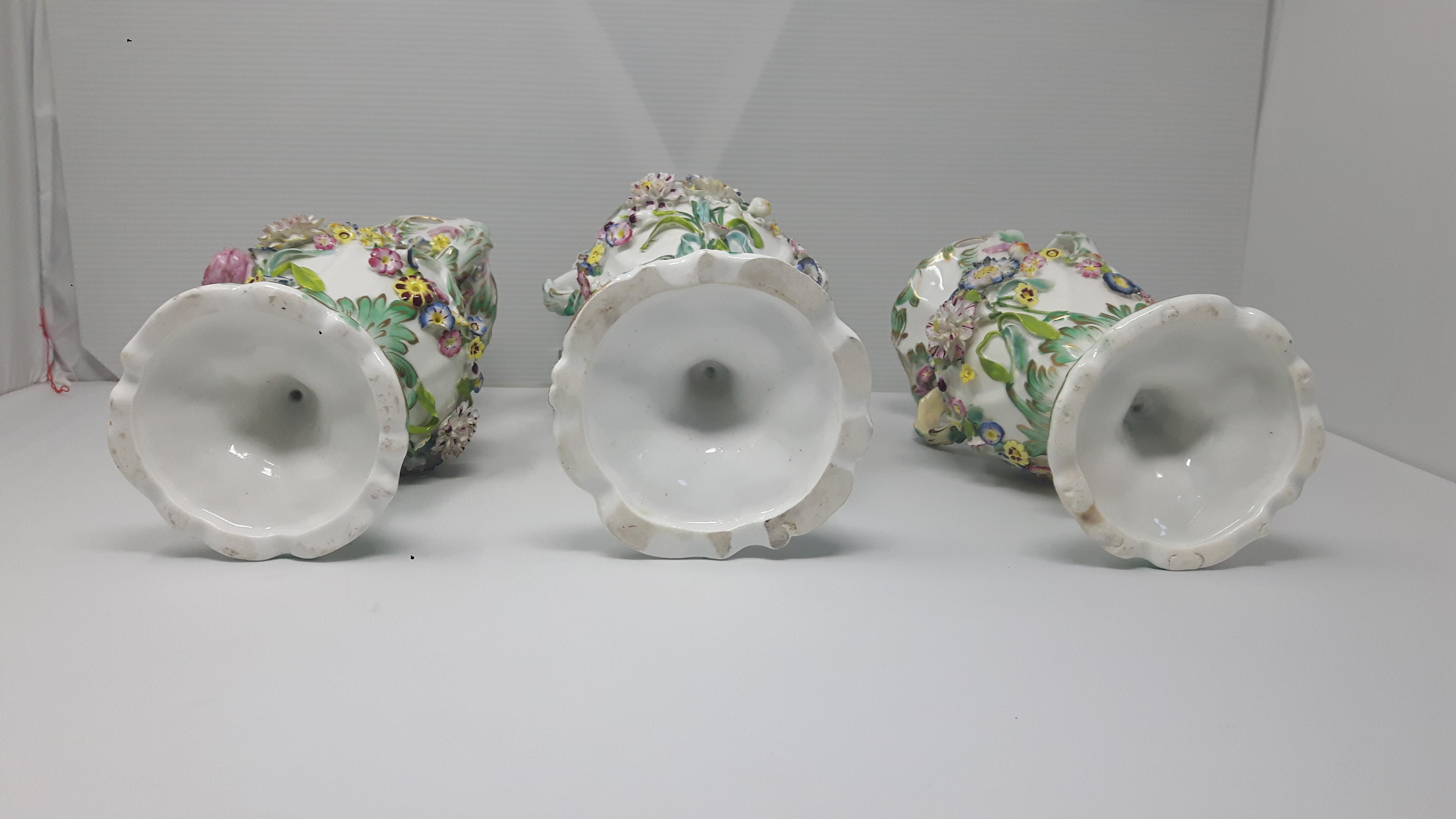 19th Century English Porcelain Garniture In Fair Condition For Sale In London, GB