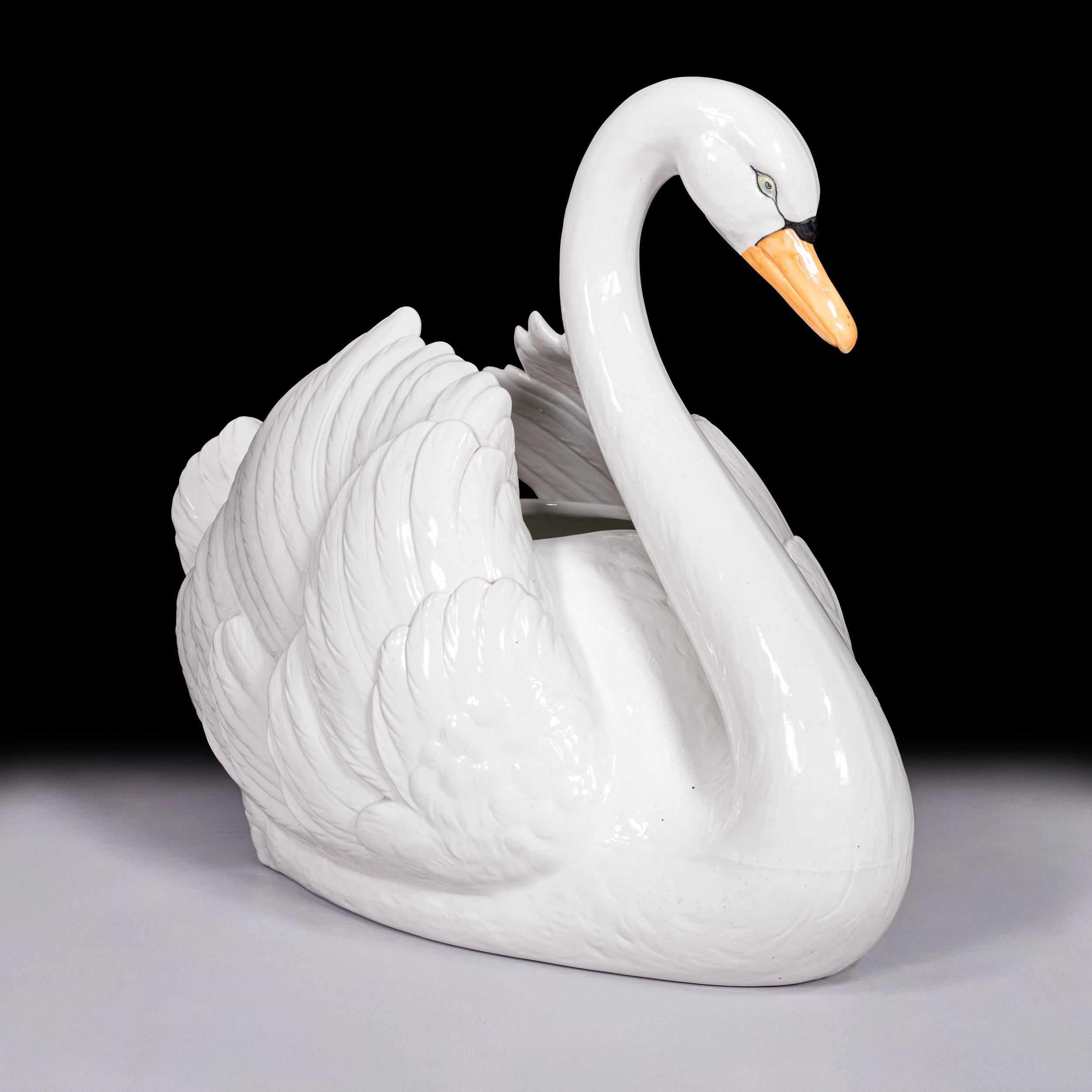 Jardinera de porcelana inglesa del siglo XIX Cisne de Moore & Co. Inglaterra Victoriano en venta