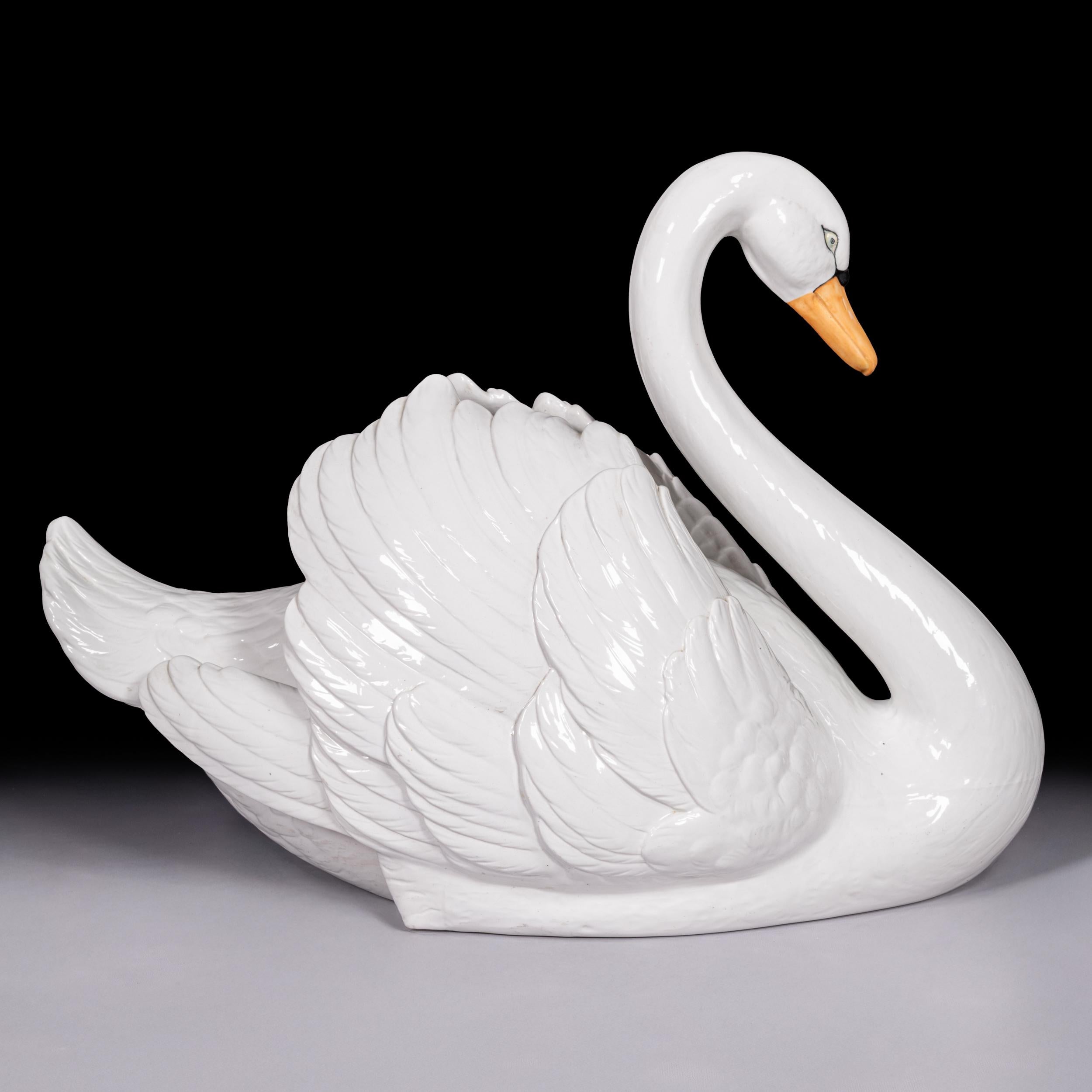 Jardinera de porcelana inglesa del siglo XIX Cisne de Moore & Co. Inglaterra Inglés en venta