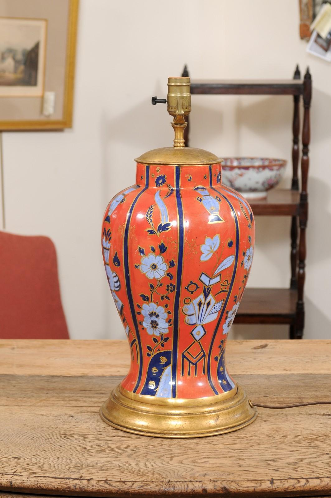 Vase en porcelaine anglaise du 19ème siècle orange et bleu, câblé comme une lampe en vente 6