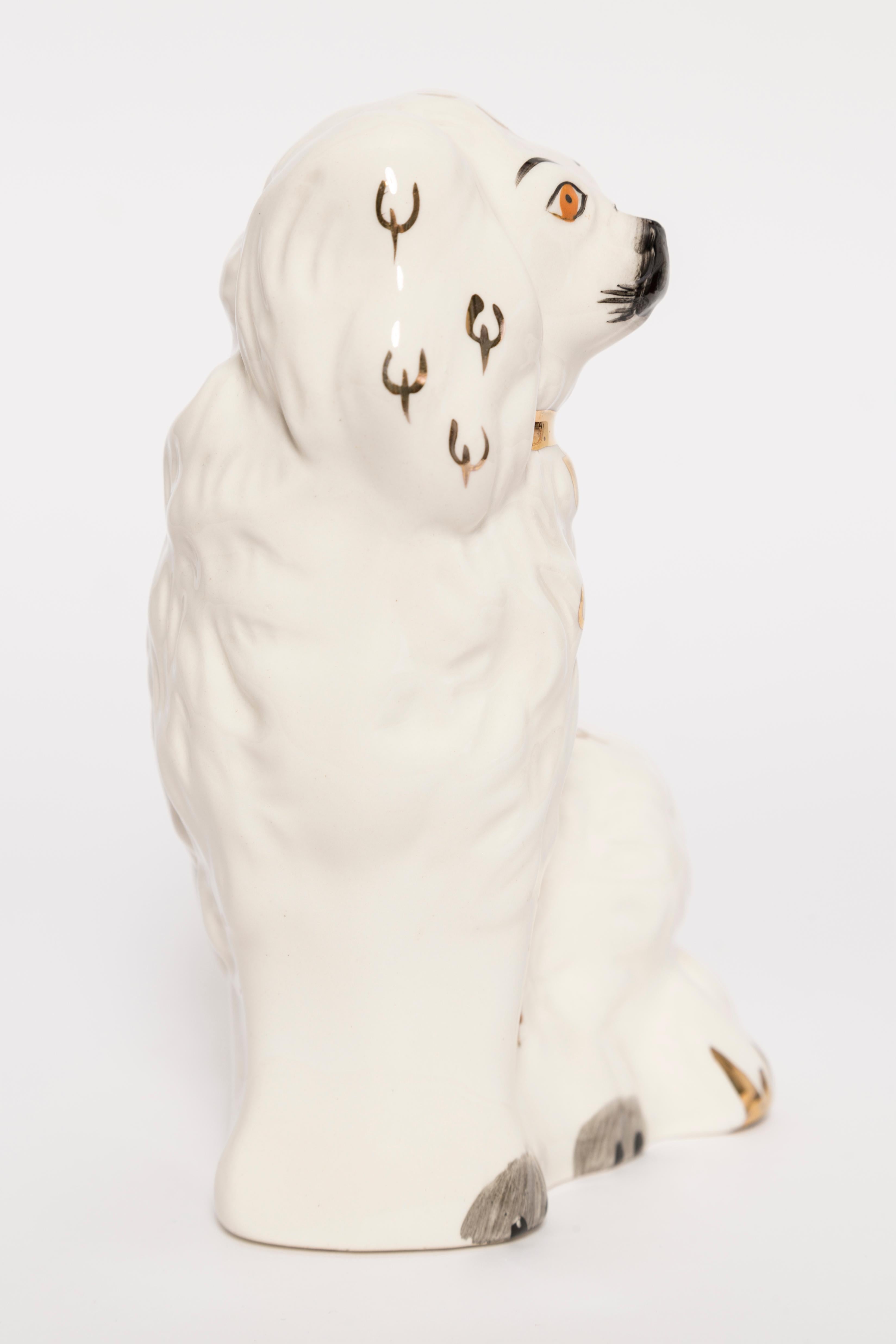 20ième siècle Sculpture de chien en poterie anglaise du 19ème siècle du Yorkshire, Staffordshire, Angleterre, années 1960 en vente
