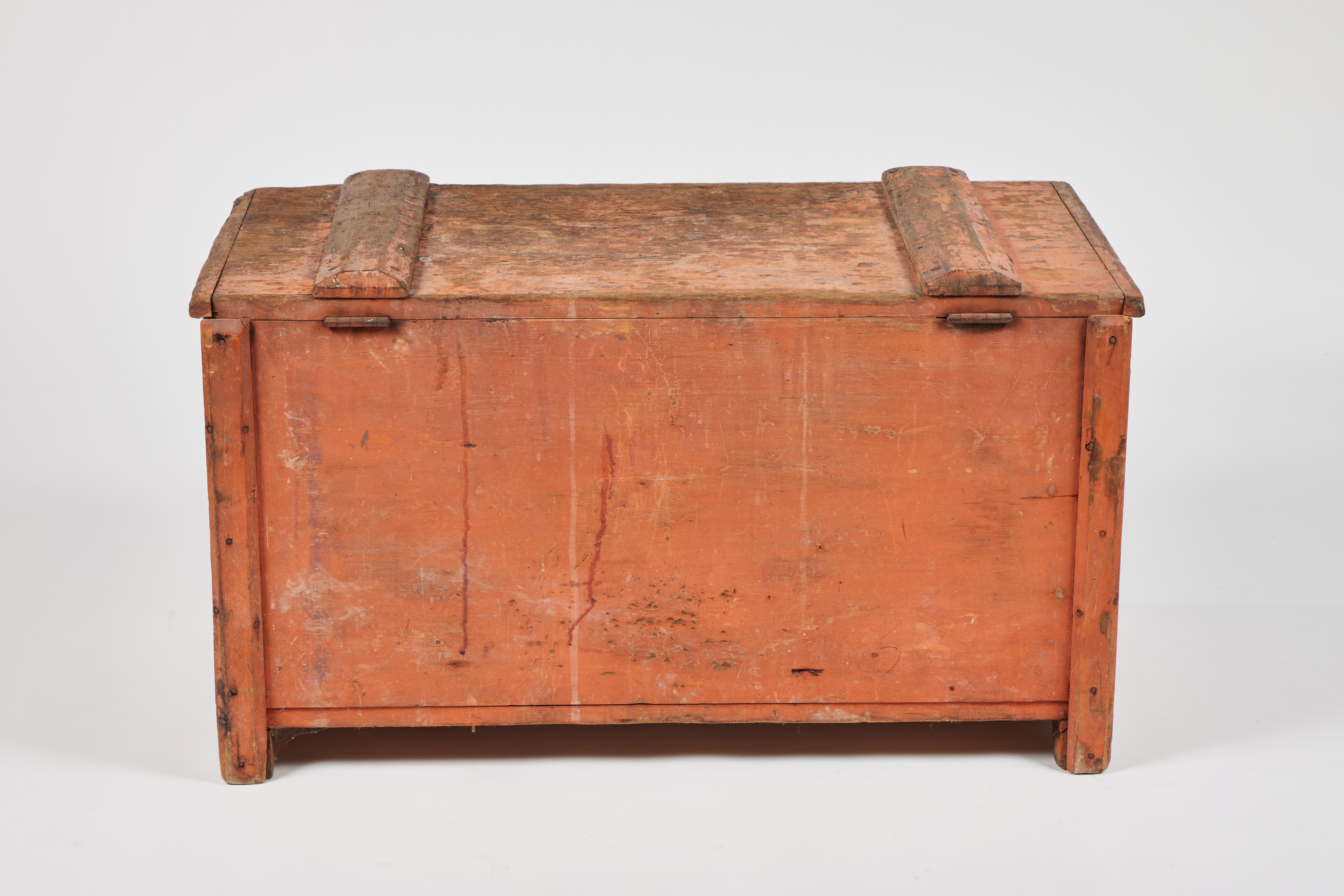 19th Century English Primitive Trunk or Blanket Chest For Sale 5