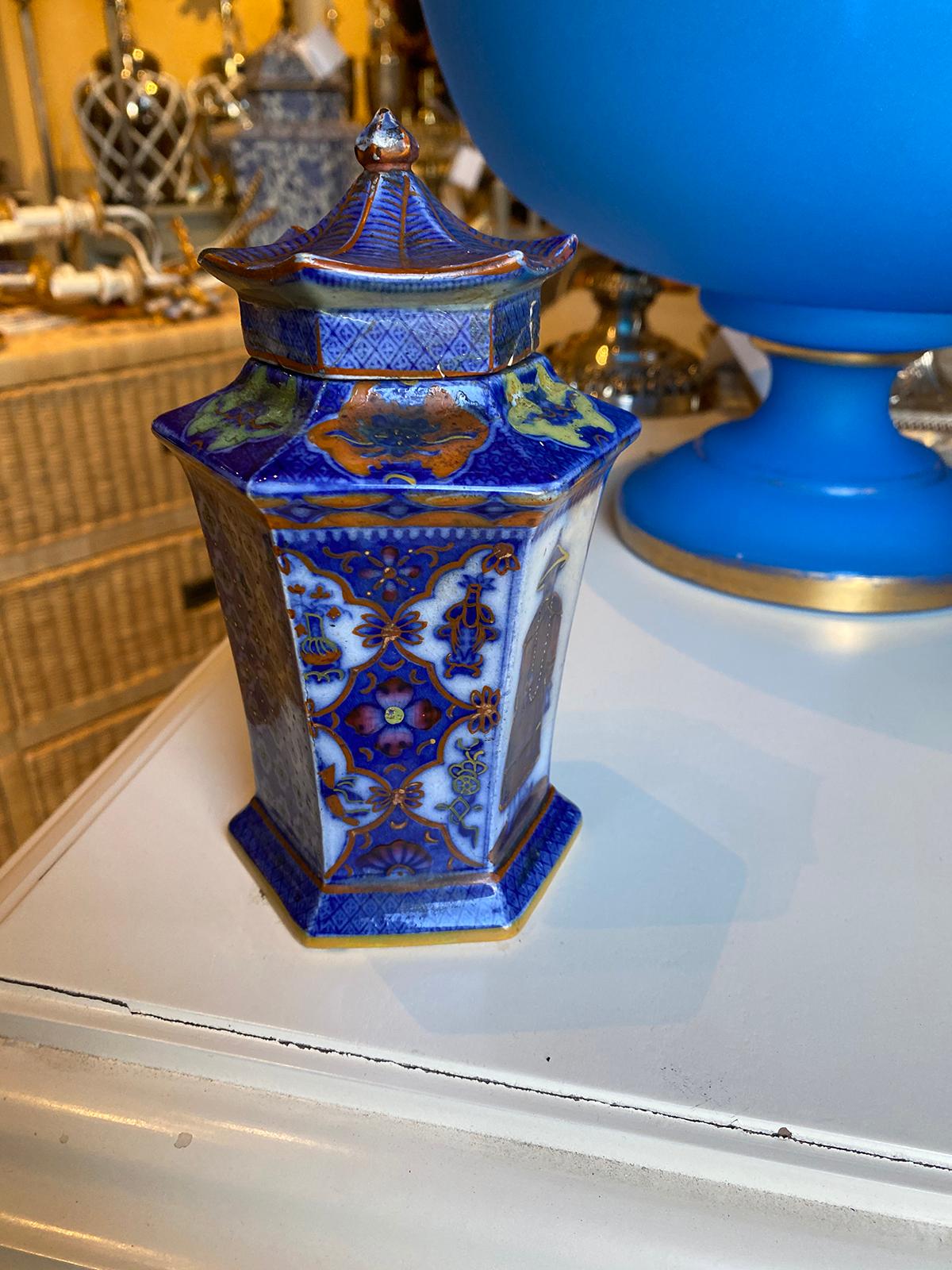 19th Century English Probably Mason's Polychrome Porcelain Hexagonal Jar In Good Condition For Sale In Atlanta, GA