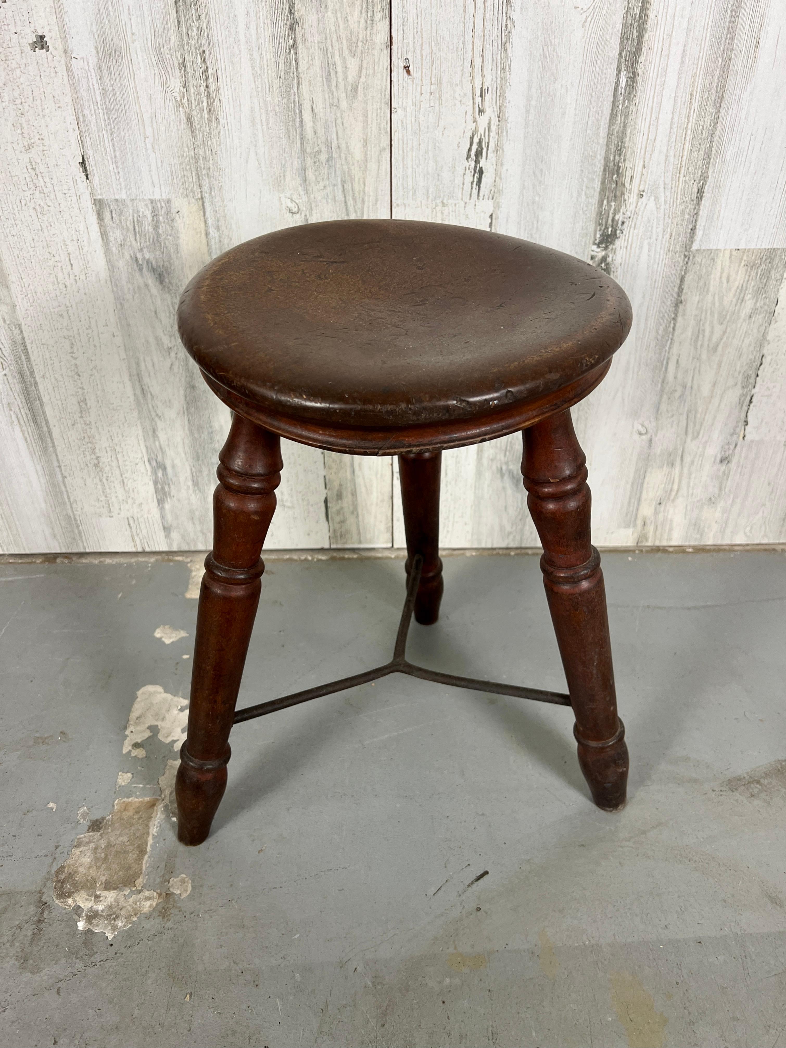 19th Century English Pub Stool In Good Condition For Sale In Denton, TX