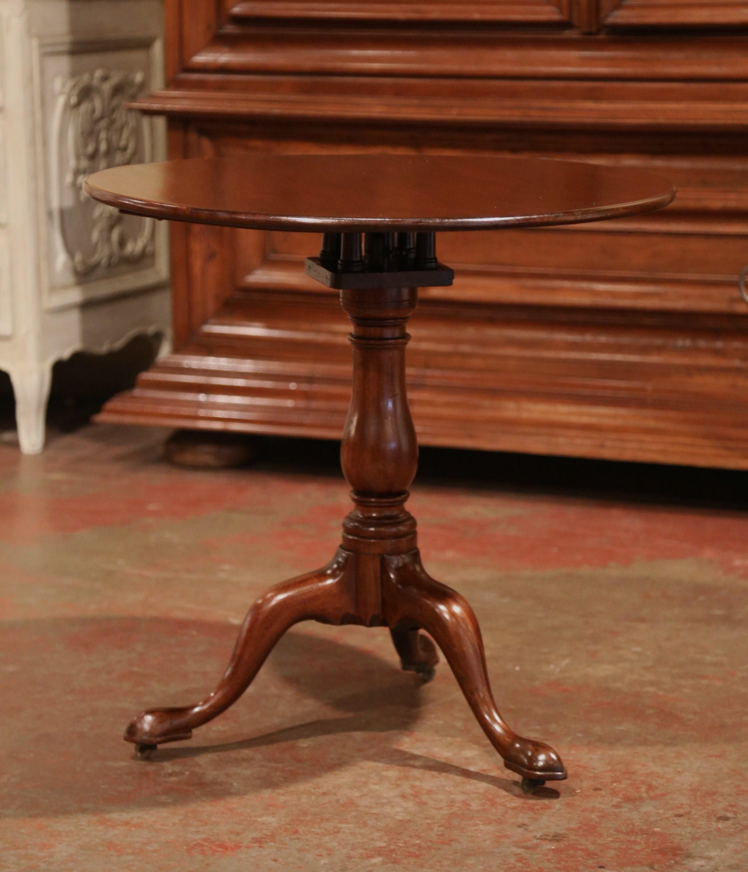 Queen Anne 19th Century English Queen Ann Carved Mahogany Tilt-Top Tea Table on Tripod Base