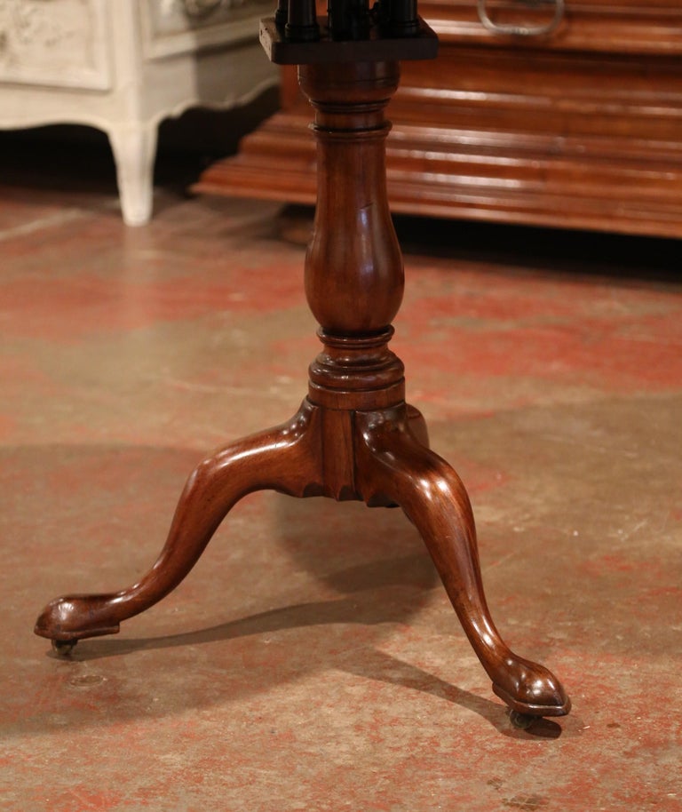 19th Century English Queen Ann Carved Mahogany Tilt-Top Tea Table on Tripod Base For Sale 1