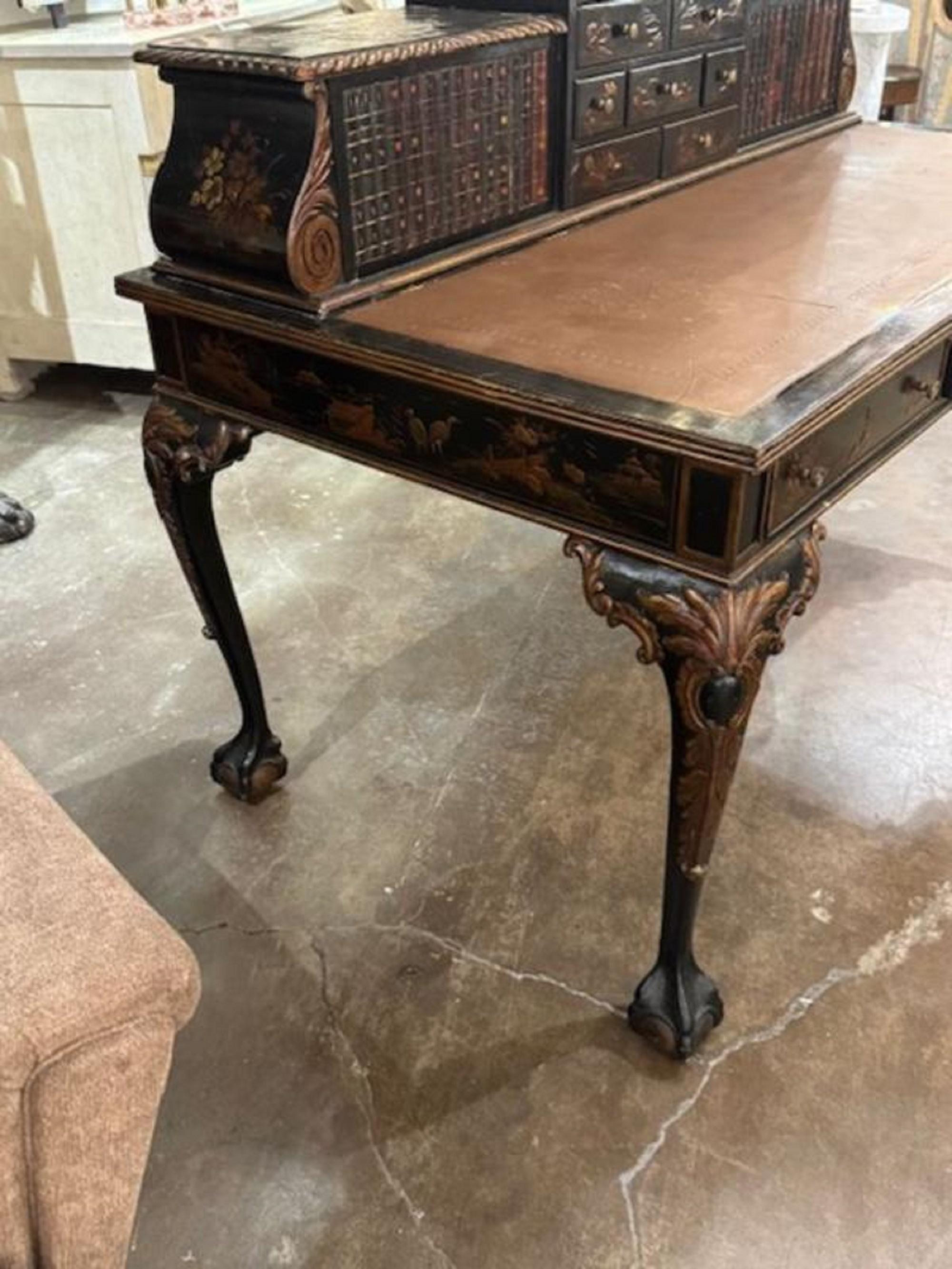 Englisches Queen Anne Chinoiserie-Büro-Schreibtisch aus dem 19. Jahrhundert im Angebot 4
