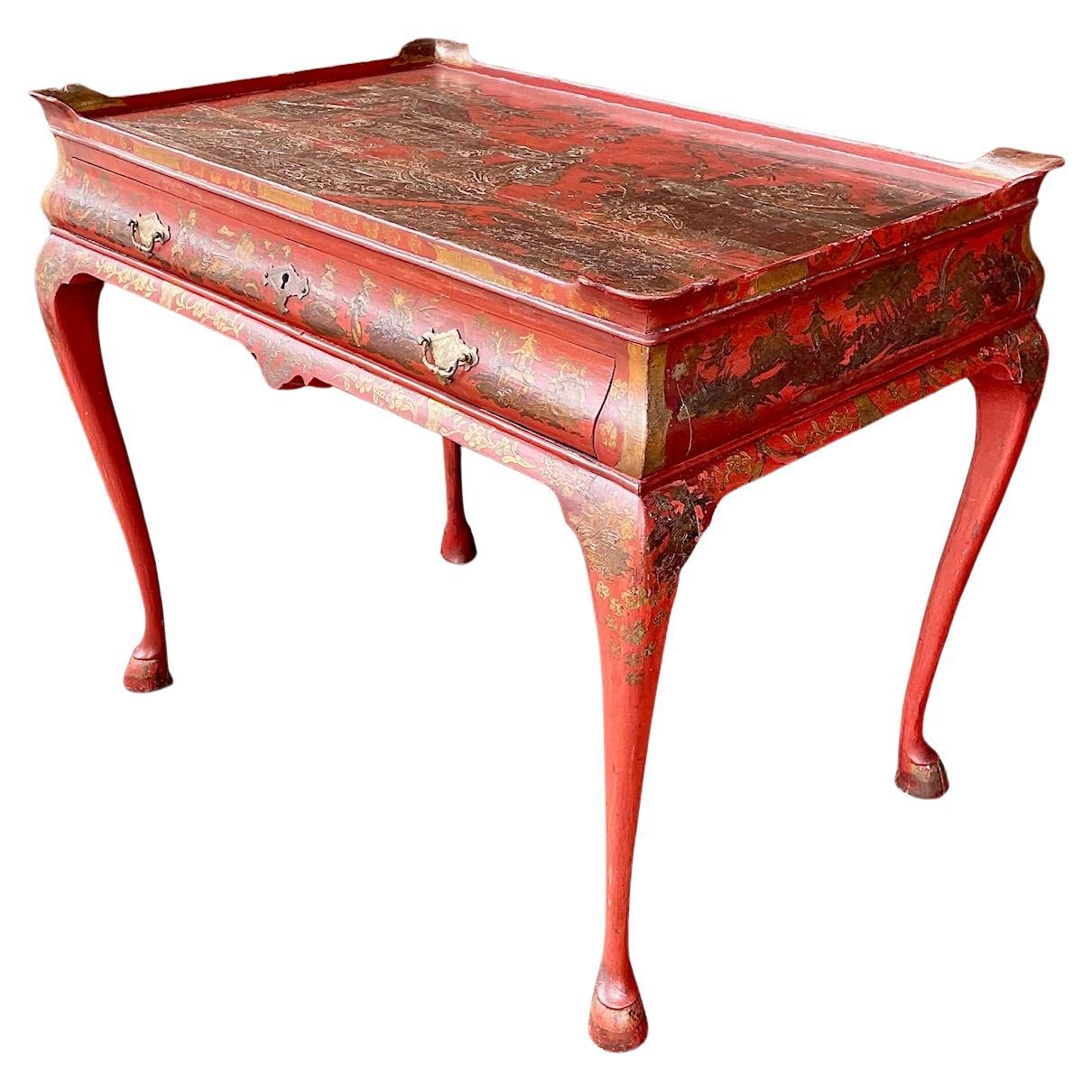 Bureau Queen Anne anglais du 19ème siècle laqué rouge Chinoiserie japonaise en vente