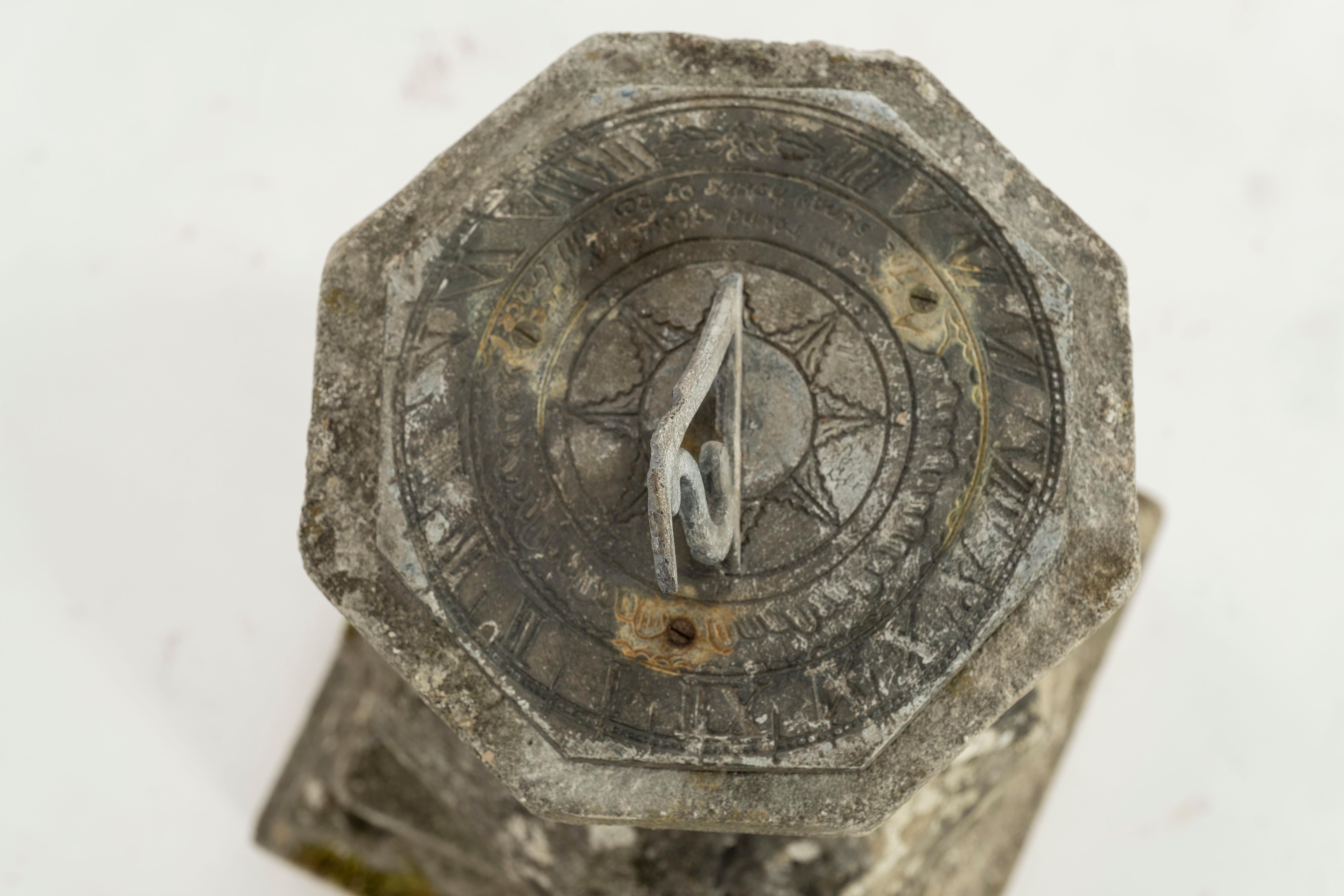 Englischer Sundial aus dem 19. Jahrhundert mit wiederverwertetem Stein im Angebot 2