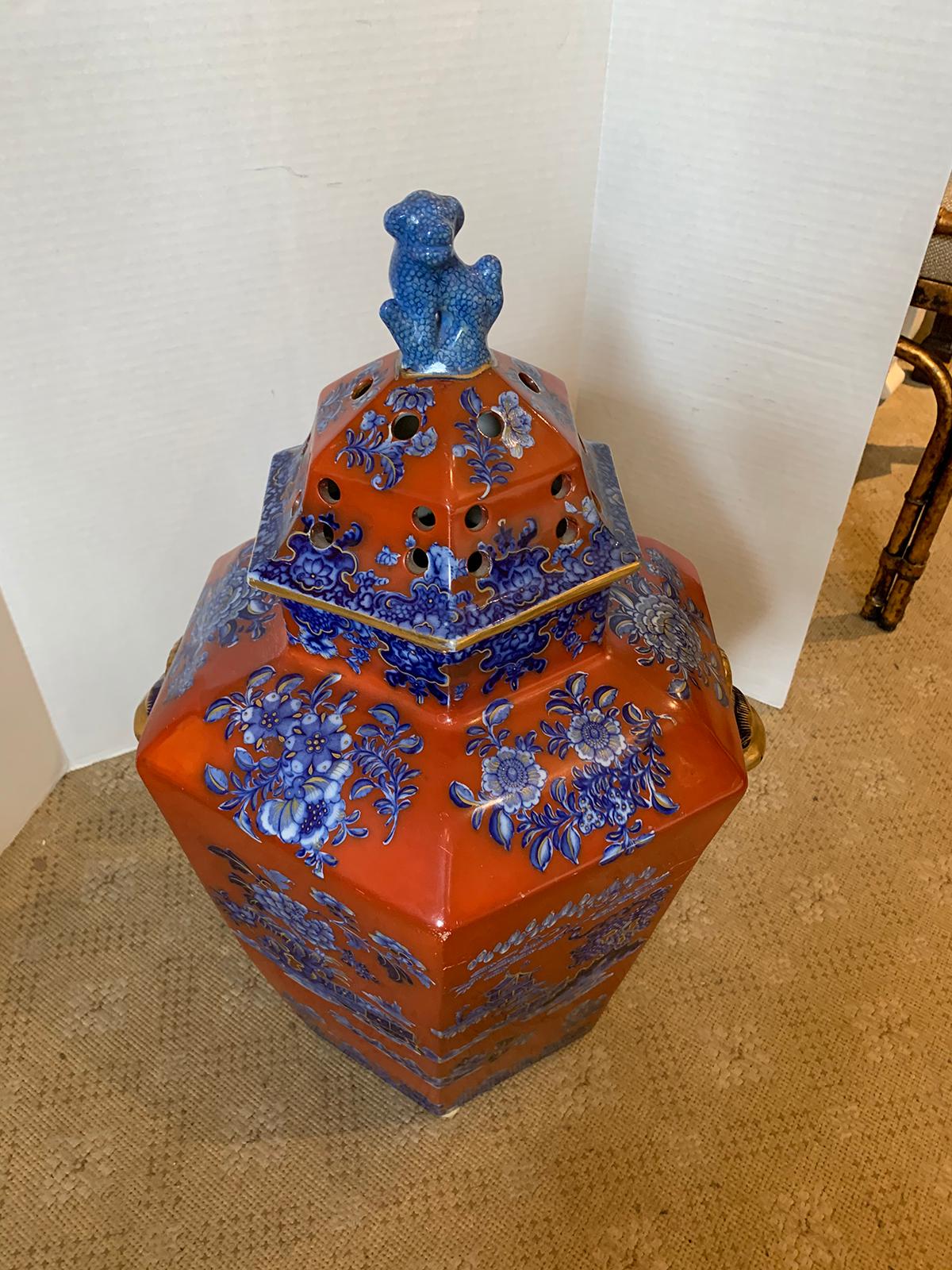 Ceramic 19th Century English Red and Blue Chinoiserie Lidded Potpourri, Foo Dog Finial For Sale