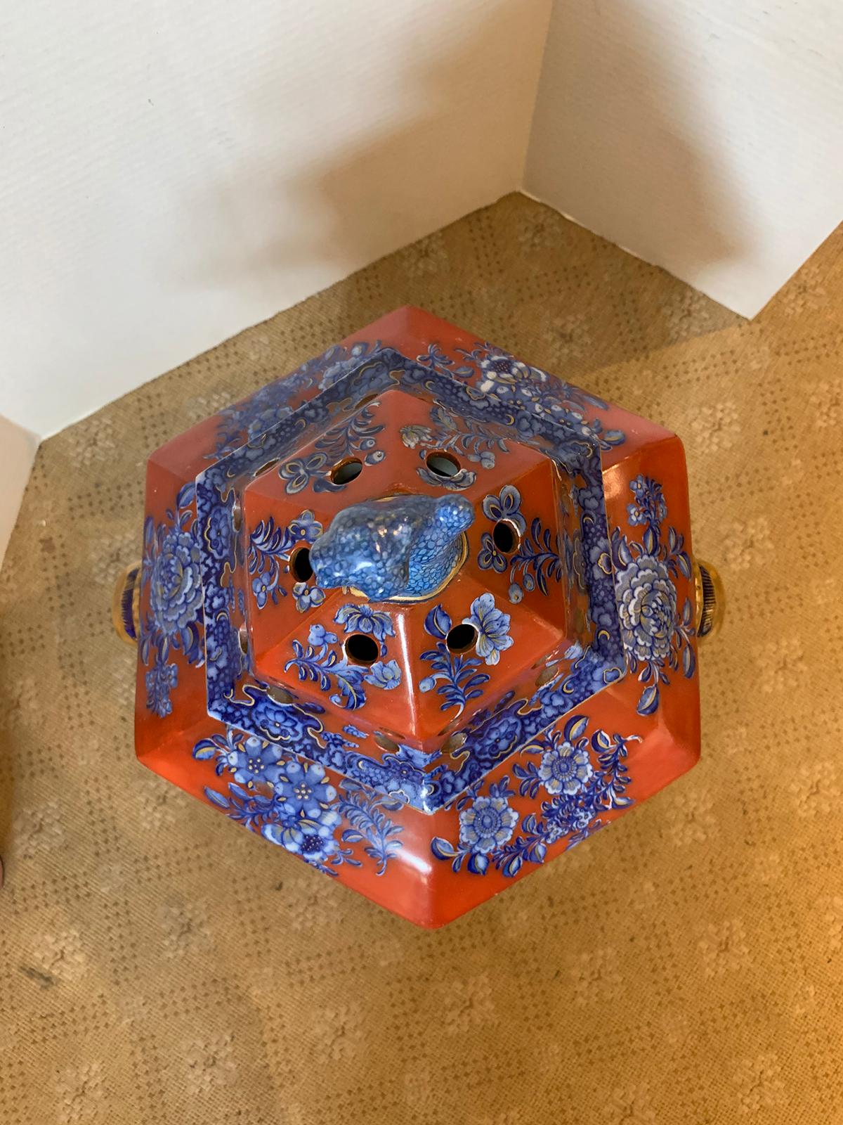 19th Century English Red and Blue Chinoiserie Lidded Potpourri, Foo Dog Finial For Sale 1