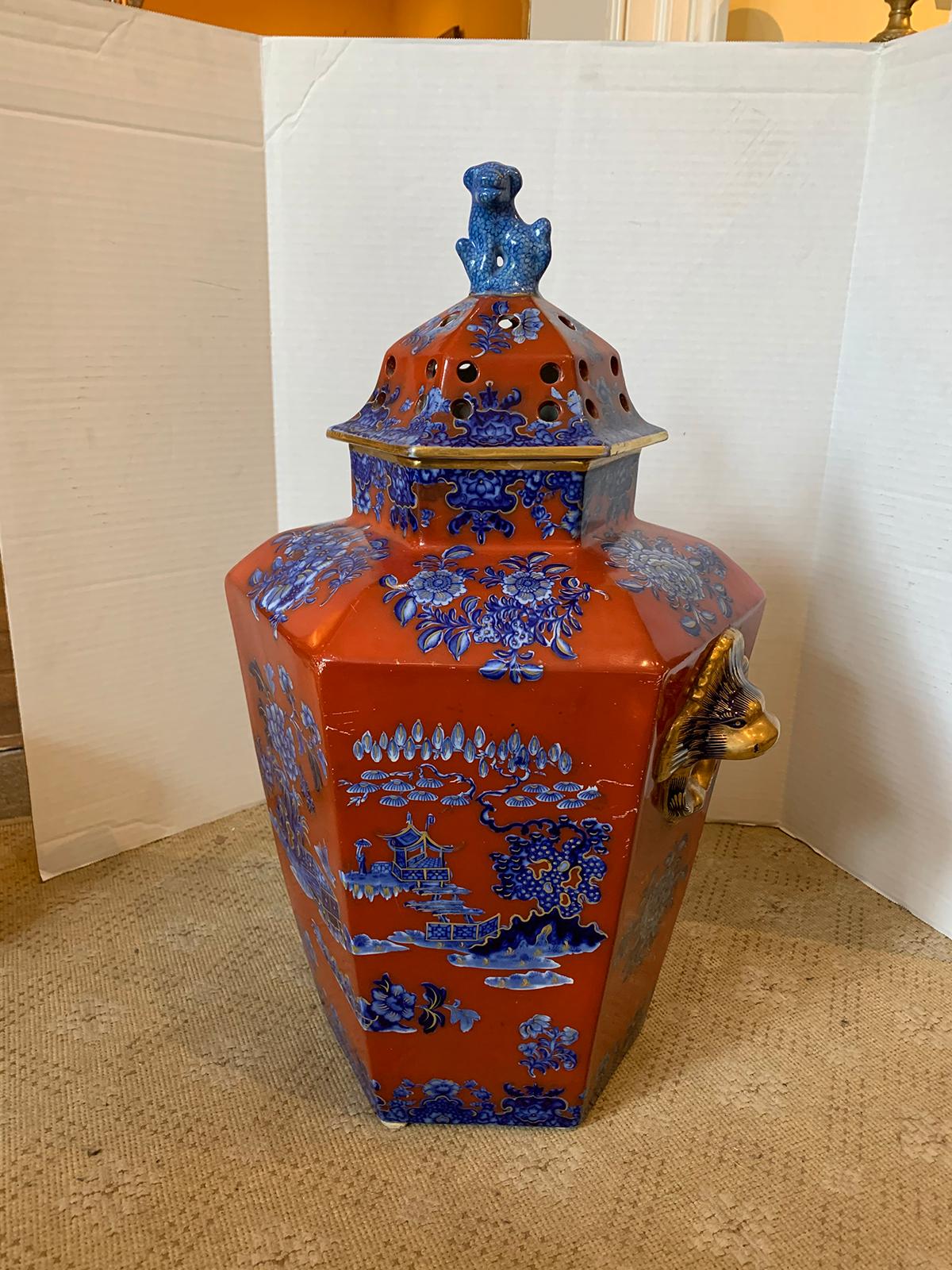 19th Century English Red and Blue Chinoiserie Lidded Potpourri, Foo Dog Finial For Sale 2
