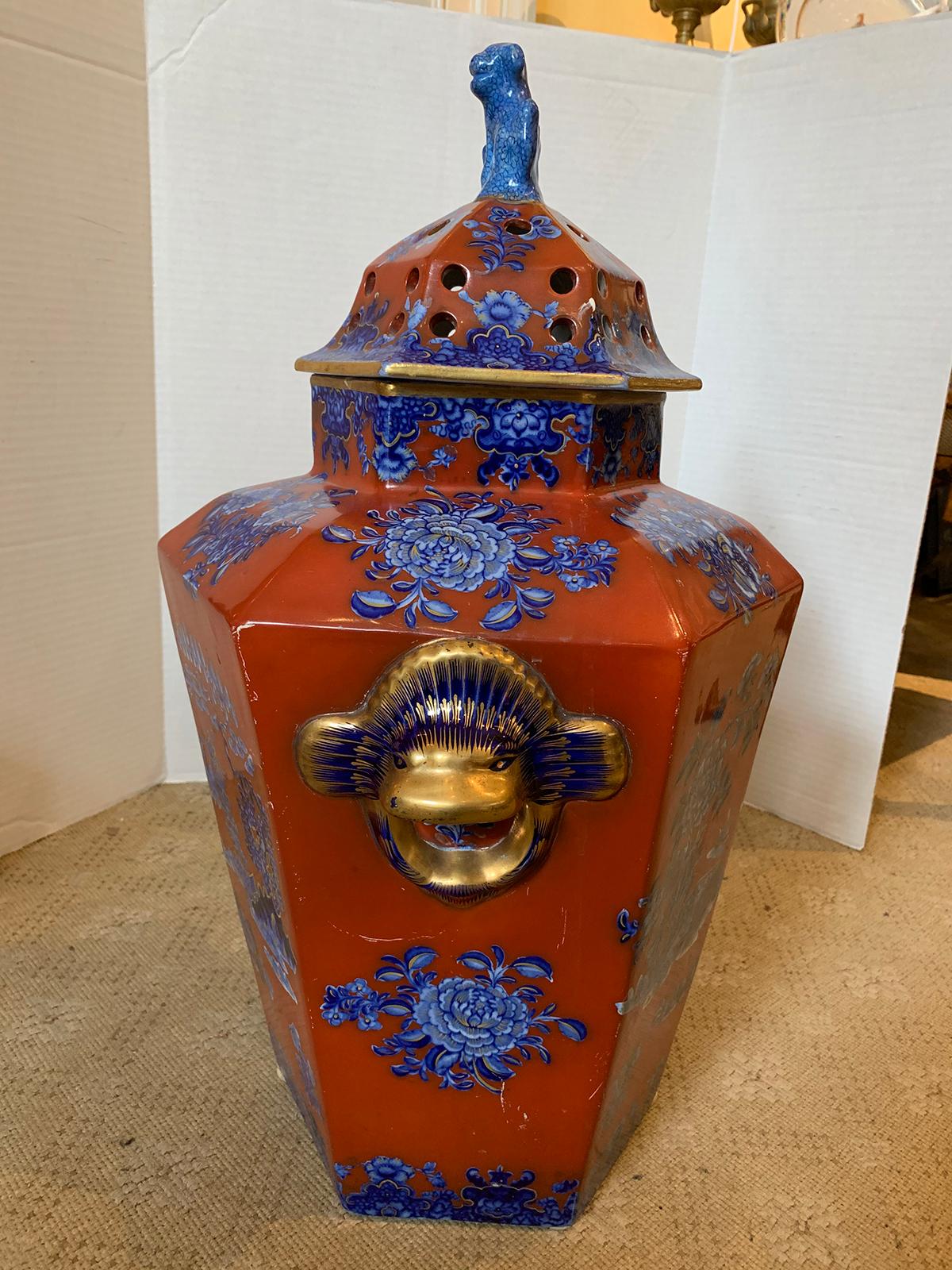 19th Century English Red and Blue Chinoiserie Lidded Potpourri, Foo Dog Finial For Sale 3