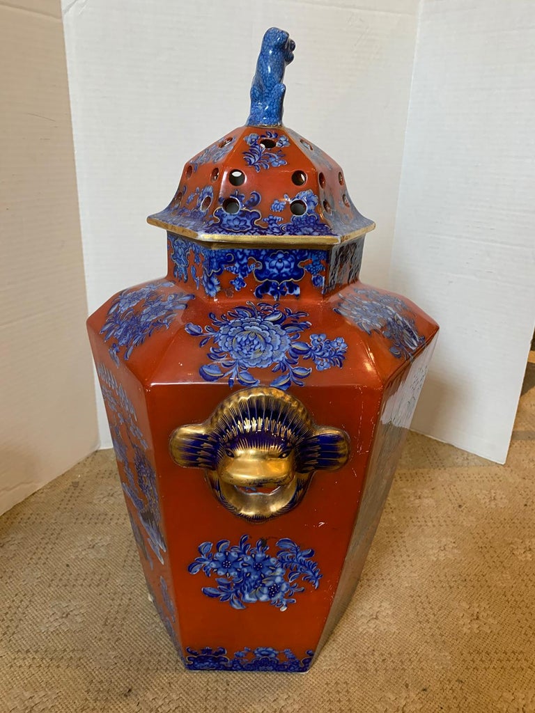 19th Century English Red and Blue Chinoiserie Lidded Potpourri, Foo Dog Finial For Sale at 1stDibs