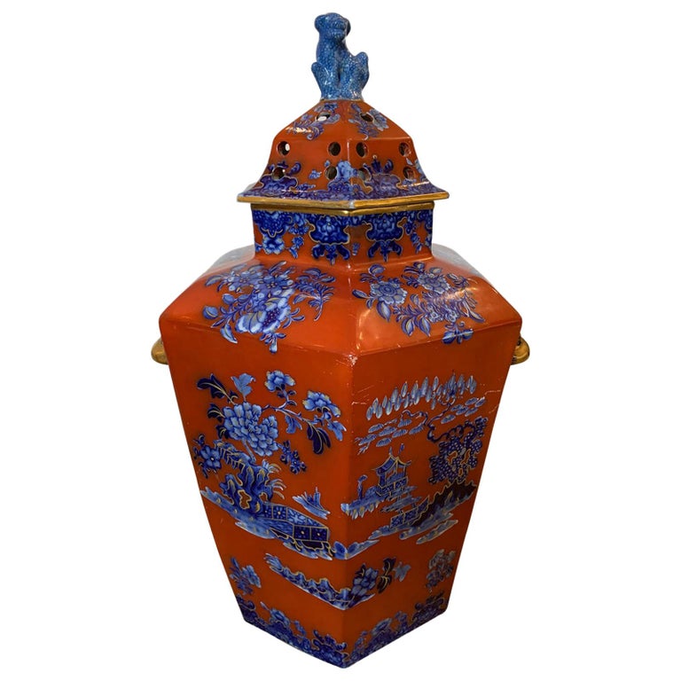 19th Century English Red and Blue Chinoiserie Lidded Potpourri, Foo Dog Finial For Sale at 1stDibs