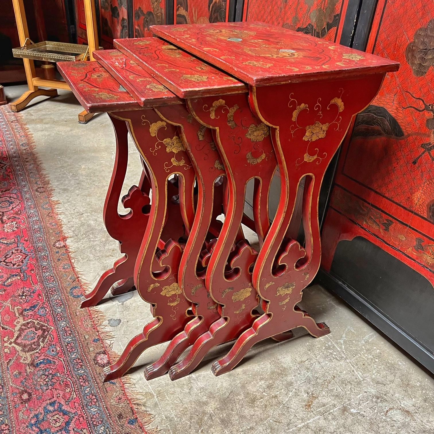 19th Century English Red Lacquered Japanned Nesting Tables For Sale 10