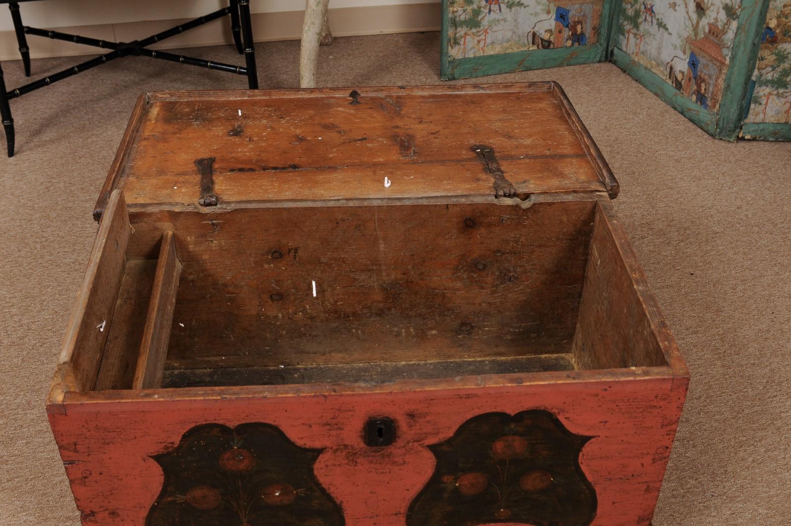  19th Century English Red Painted Pine Trunk For Sale 4