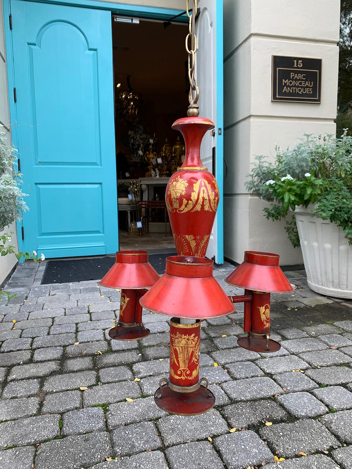 19th Century English Red Tole Gilt Three-Arm Chandelier with Tole Shades In Good Condition In Atlanta, GA