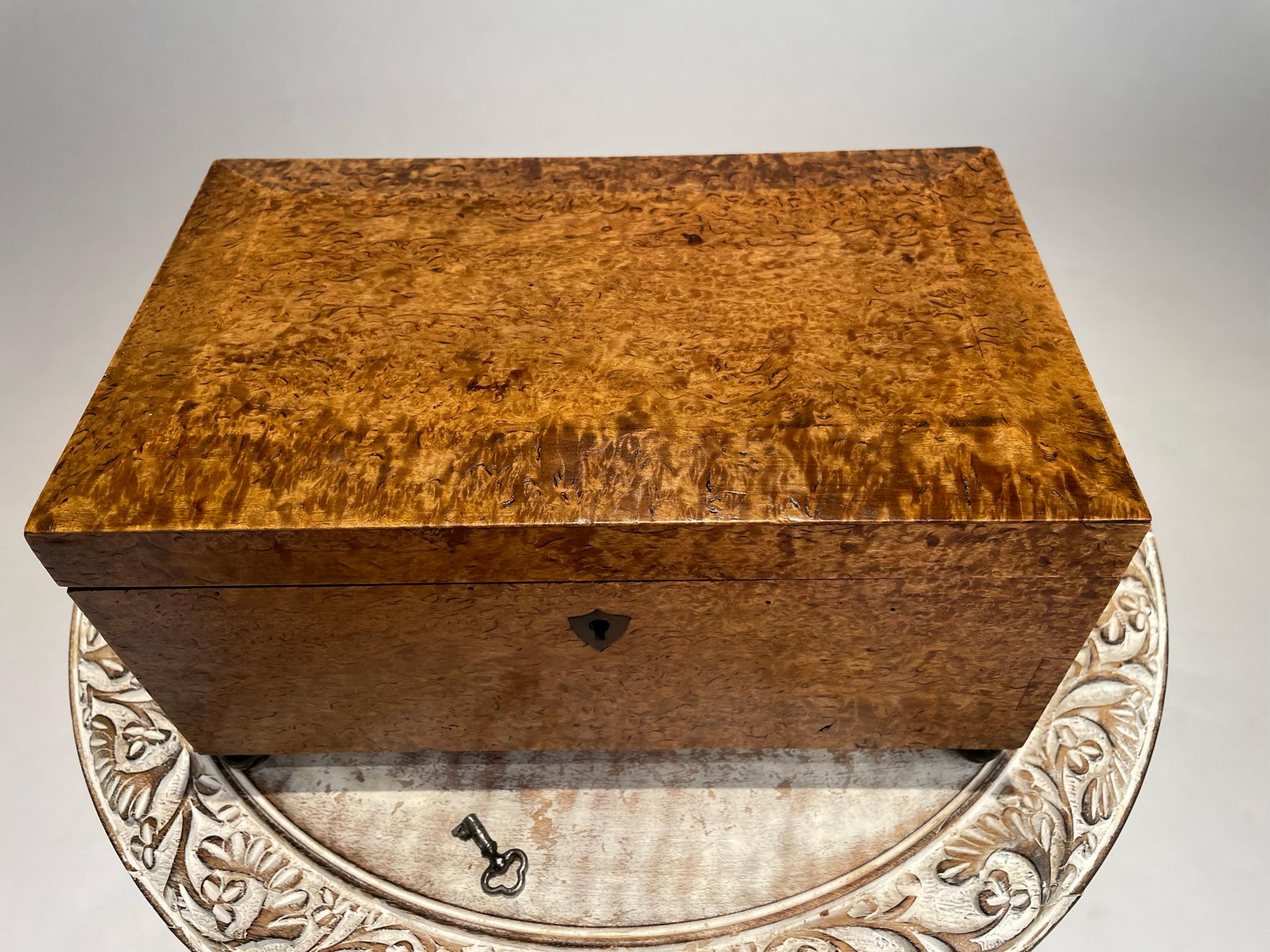 19th Century English Regency Burl Wood Veneer Box With Ebonized Ball Feet  In Good Condition For Sale In Stamford, CT