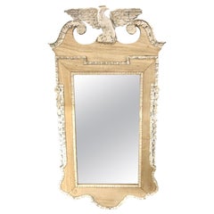 Miroir de style Régence anglaise du 19ème siècle en acajou sculpté et blanchi Miroir de style Régence anglaise du 19ème siècle en acajou sculpté et blanchi