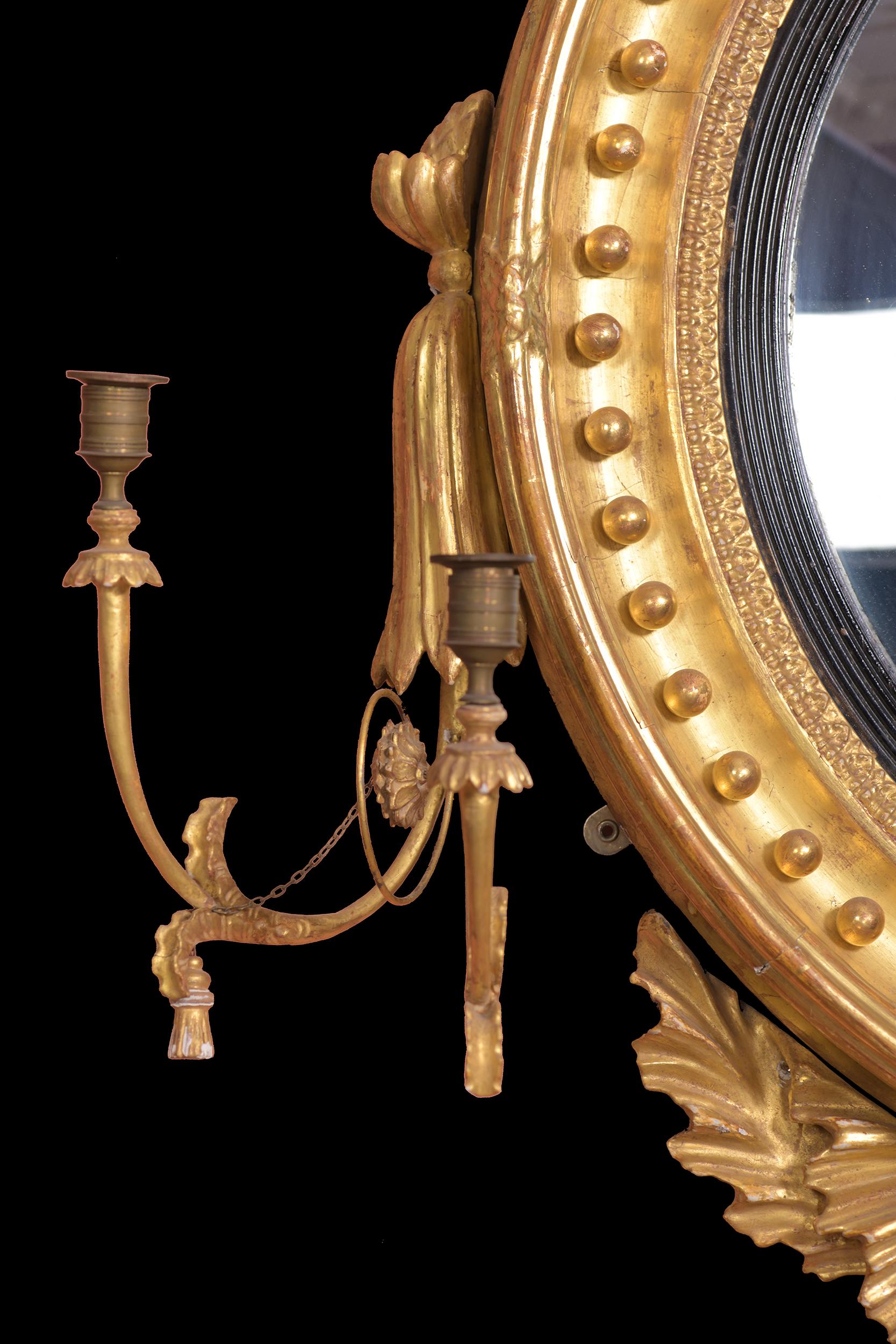 19. Jahrhundert Englisch Regency geschnitzt Giltwood konvexen Spiegel (Vergoldetes Holz) im Angebot