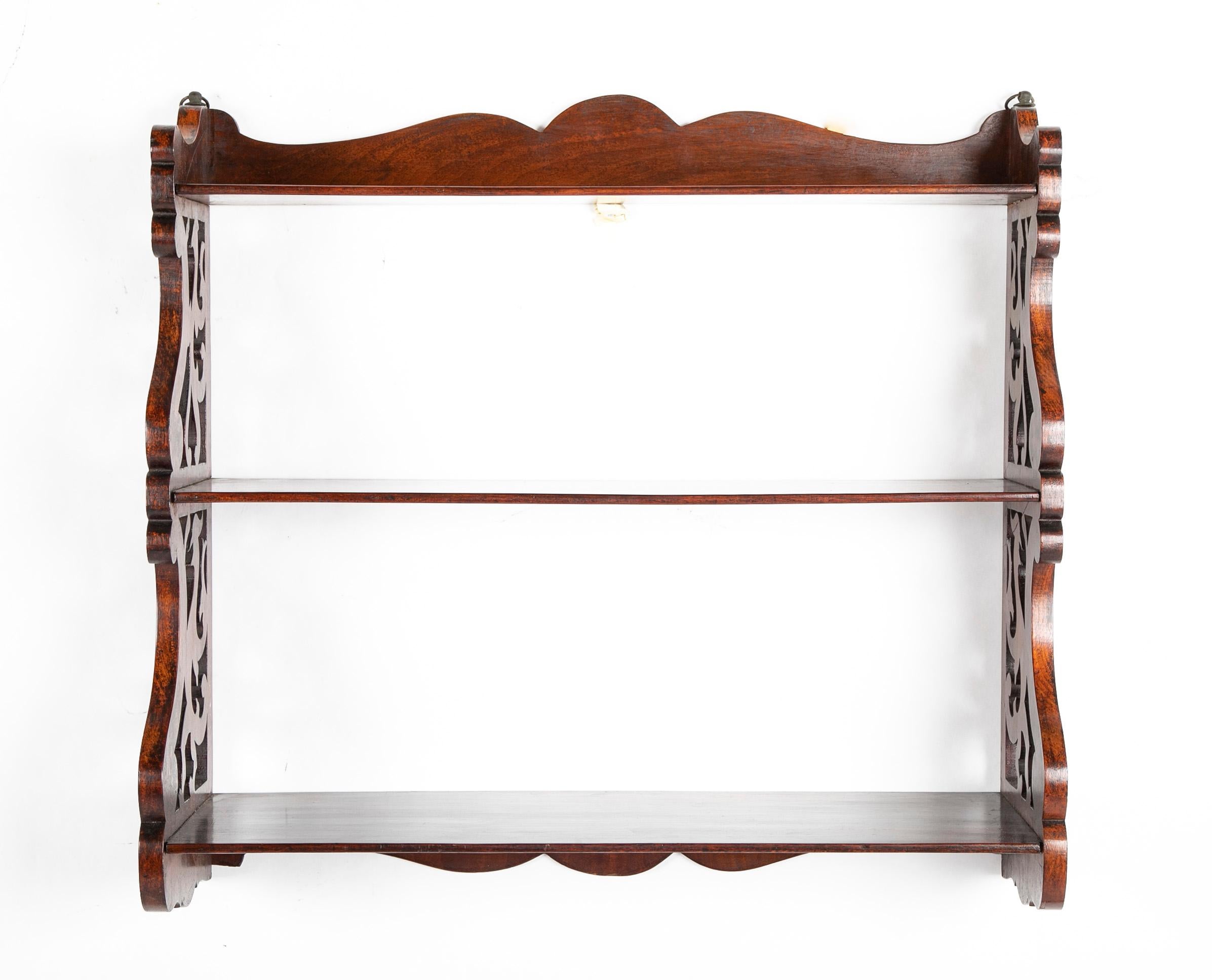 19th Century English Regency Carved Mahogany Hanging Shelf In Good Condition For Sale In Stamford, CT