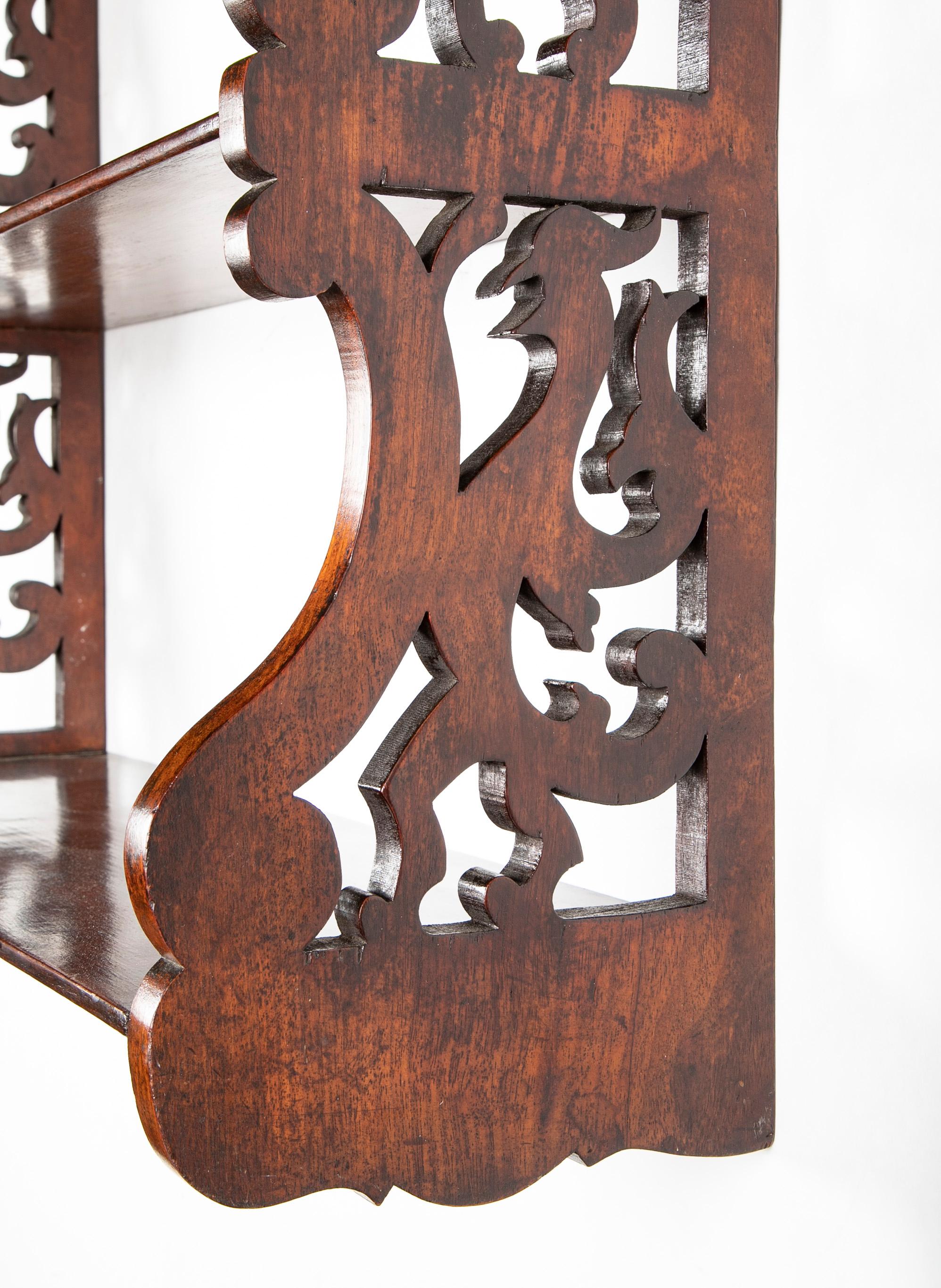19th Century English Regency Carved Mahogany Hanging Shelf For Sale 2