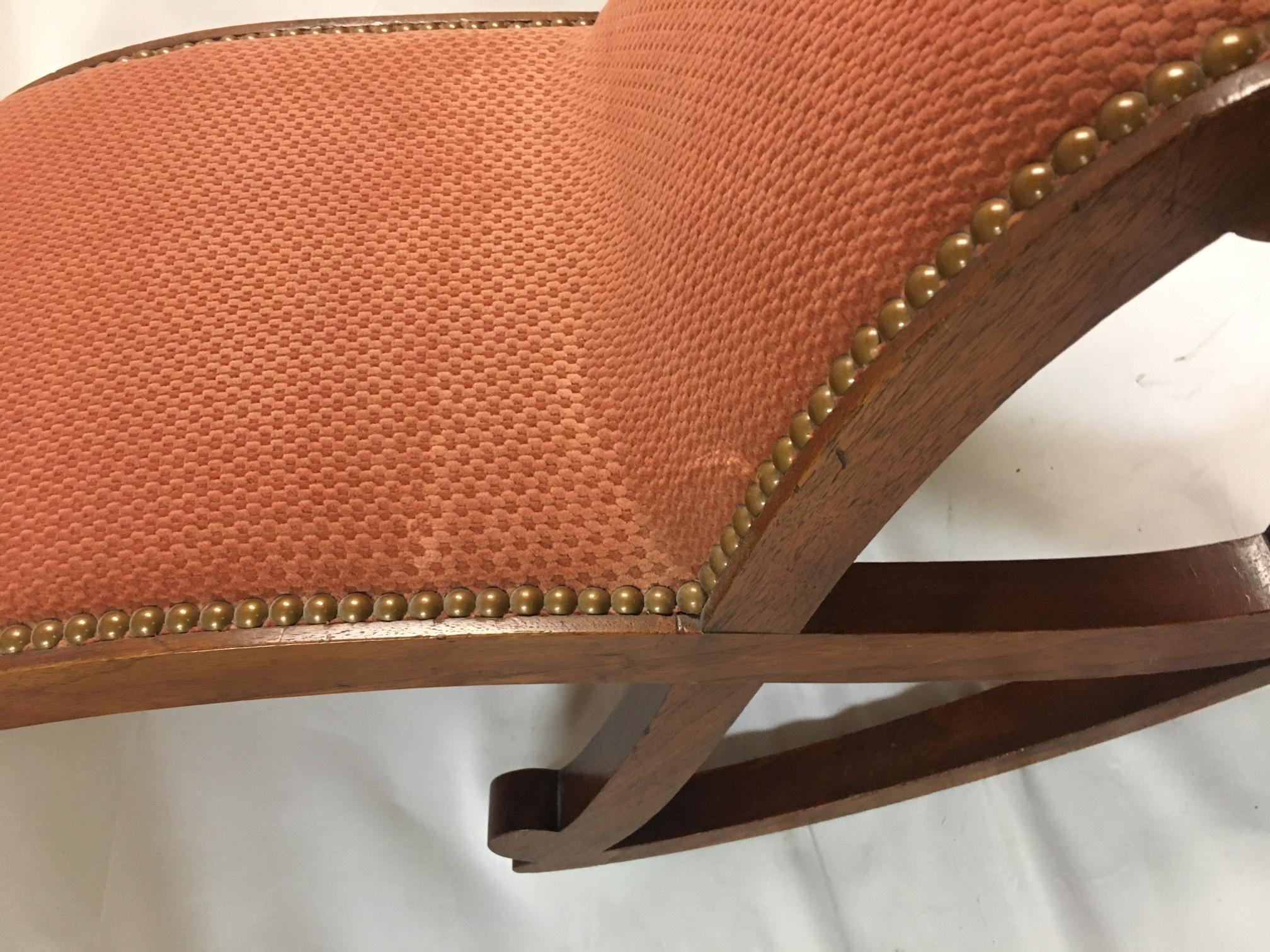 Laiton Tabouret à bascule en acajou sculpté de style Régence anglaise du 19e siècle en vente
