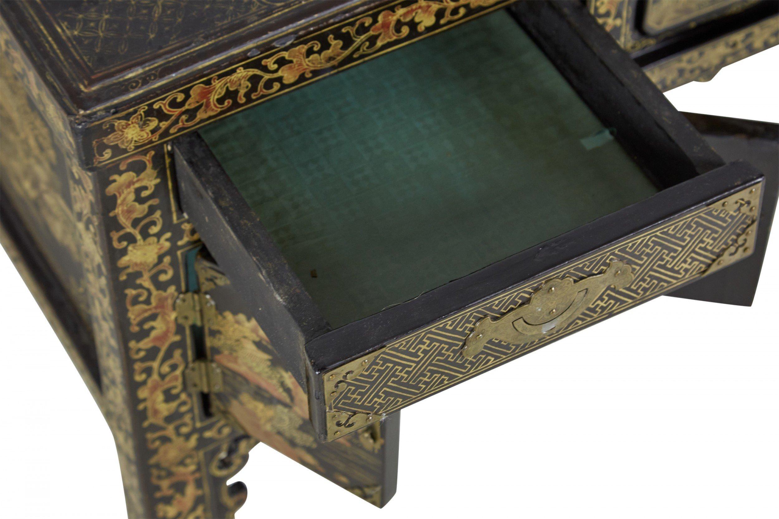 19th Century English Regency Chinese Export Gilt Black Lacquer Desk For Sale 6