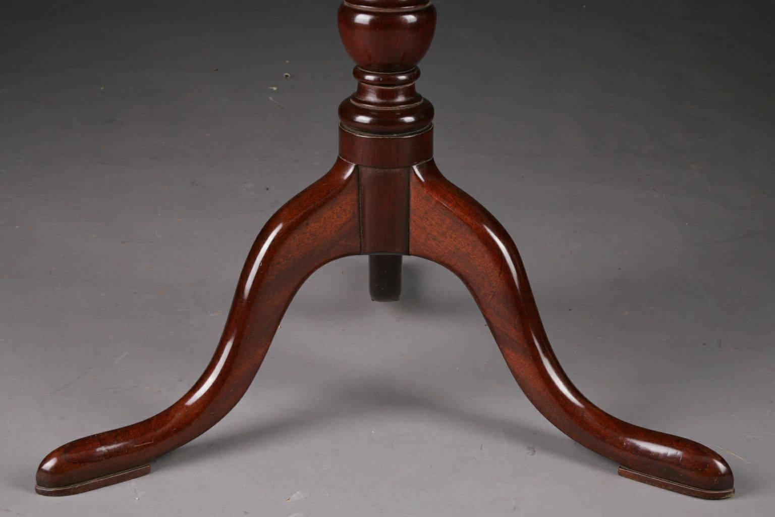 19th Century English Regency Folding Table or Tripod For Sale 2