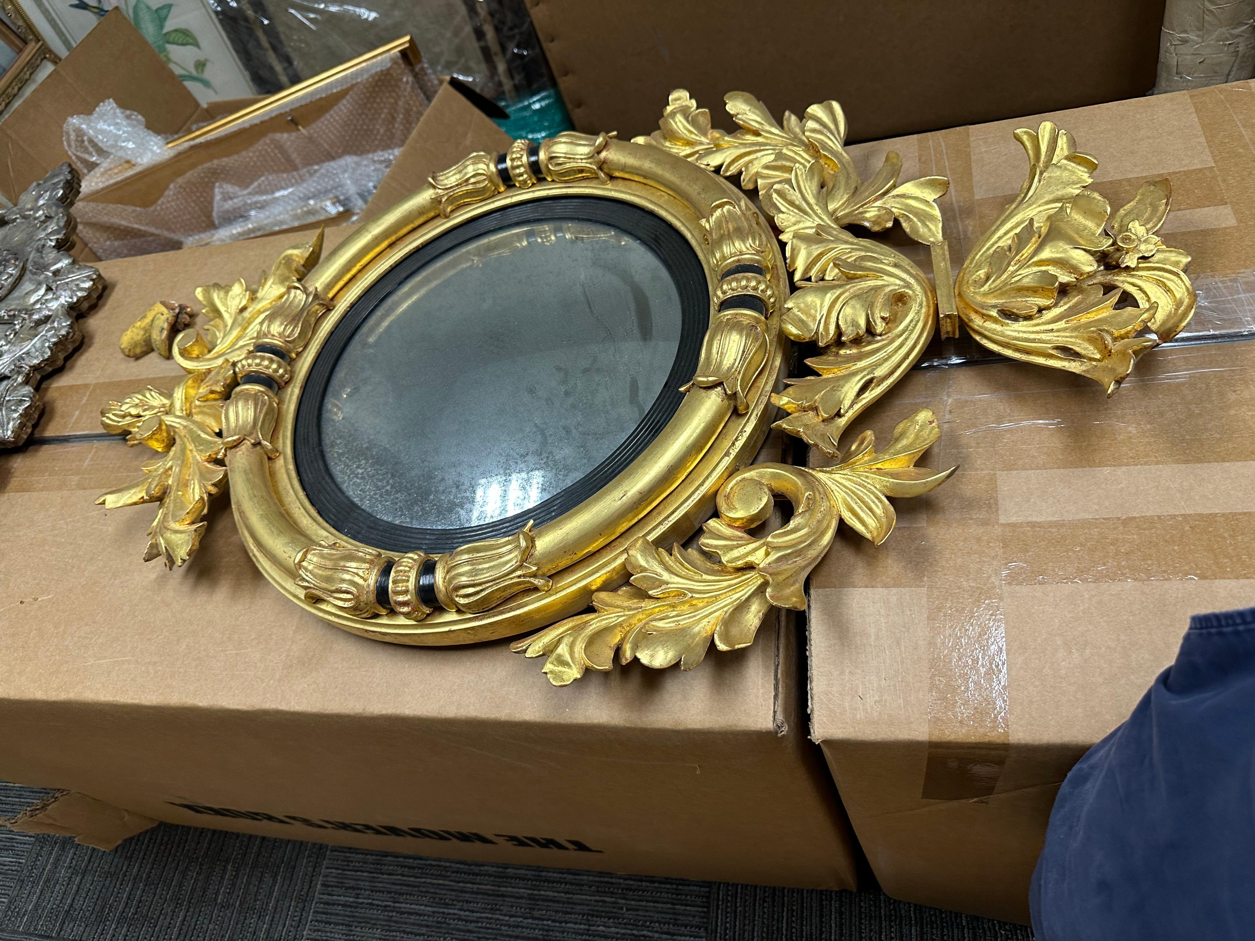 19th Century English Regency Giltwood Convex Mirror For Sale 4