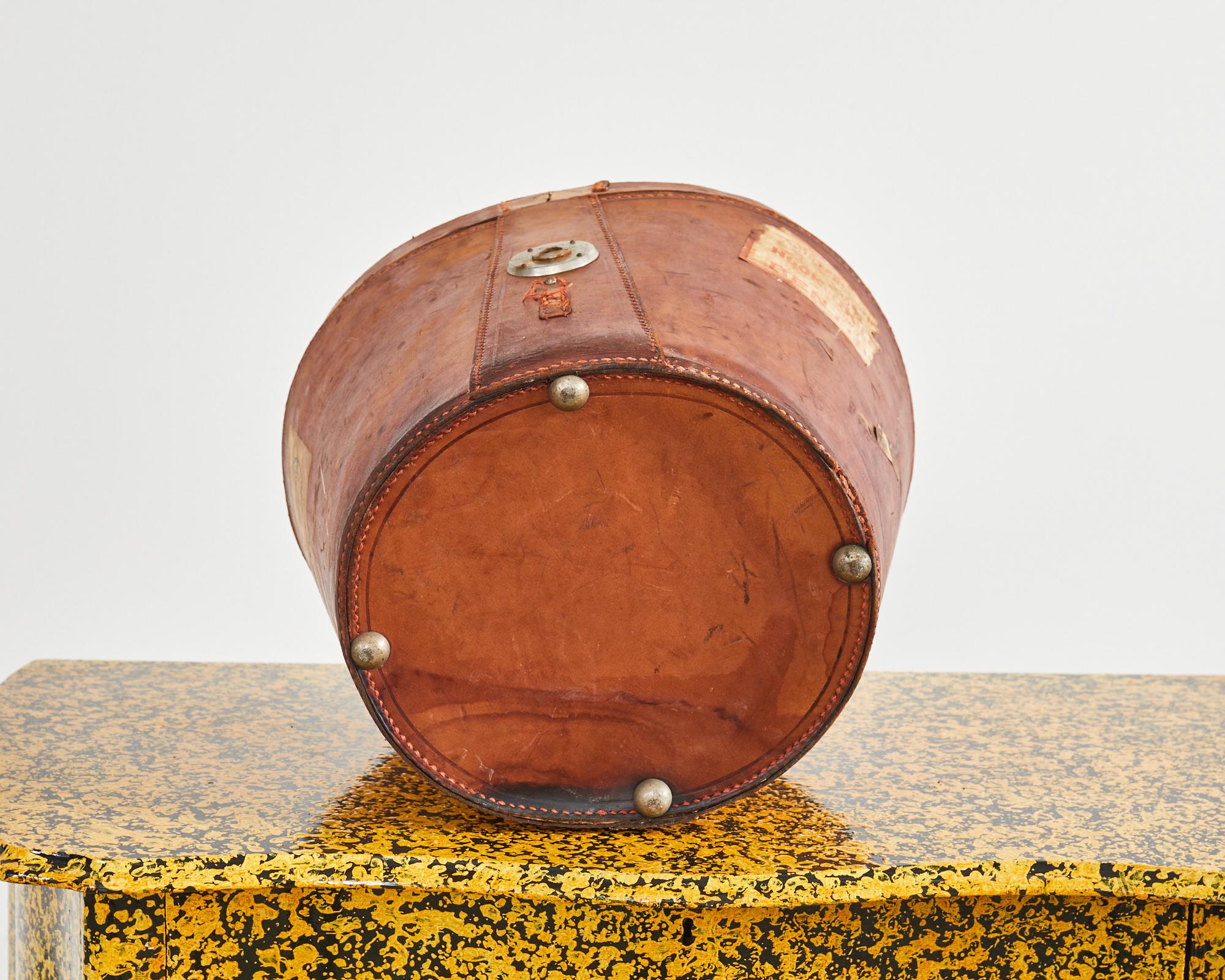19th Century, English Regency Leather Oval Hat Box For Sale 11