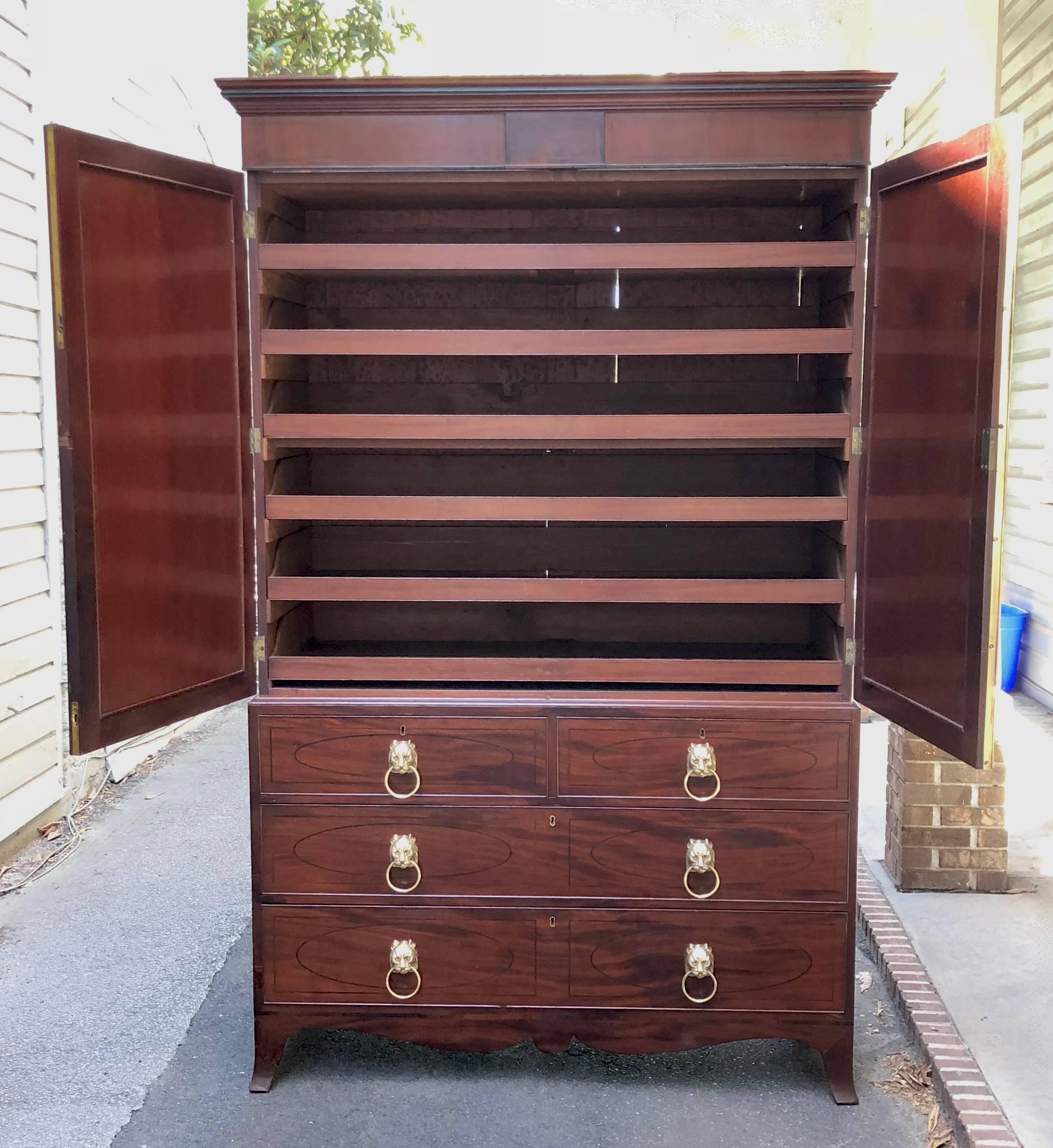 19th Century English Regency Linen Press In Excellent Condition In Charleston, SC