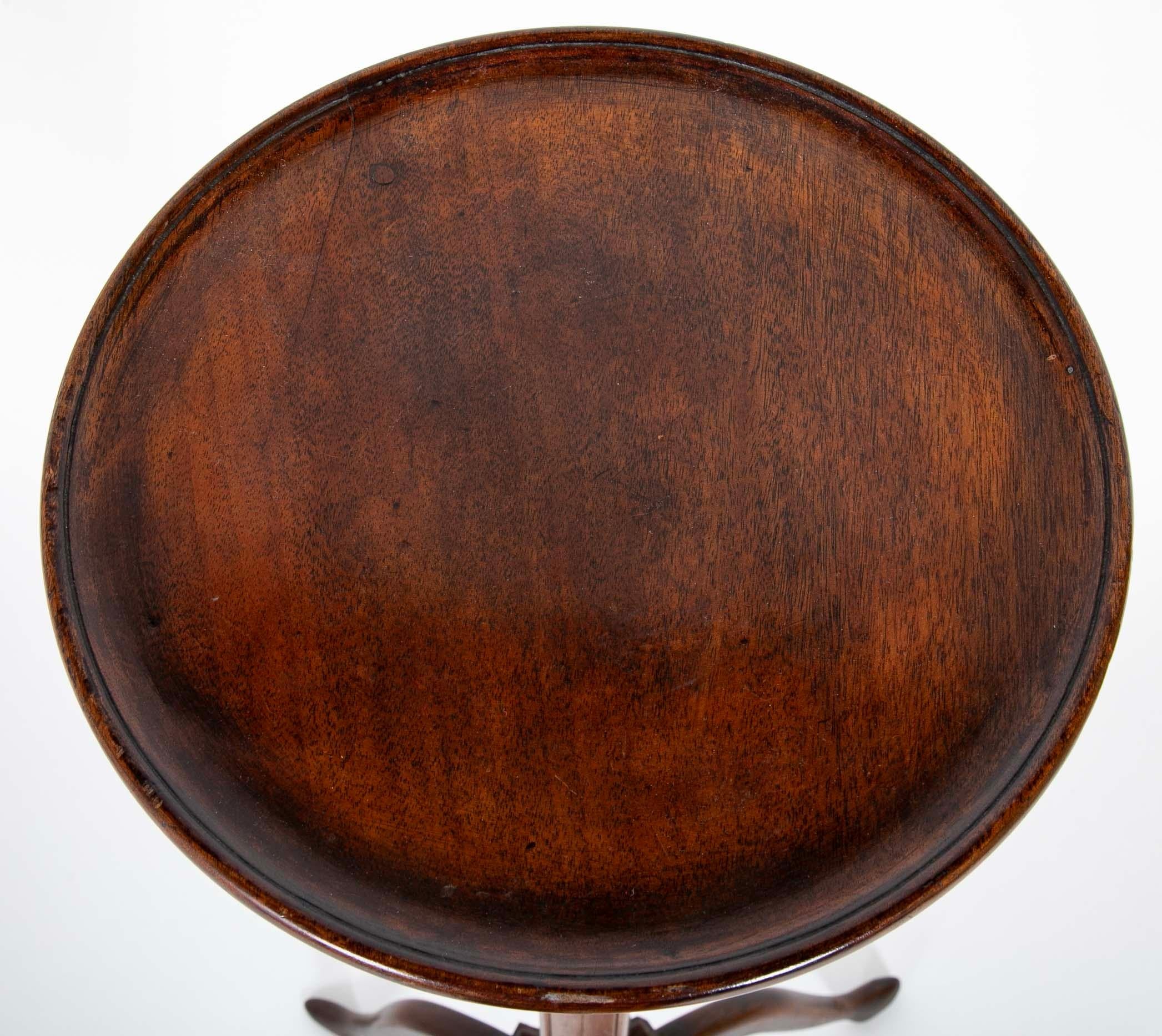 Regencia inglesa del siglo XIX Candelabro de caoba con pedestal ajustable en Bueno estado para la venta en Stamford, CT