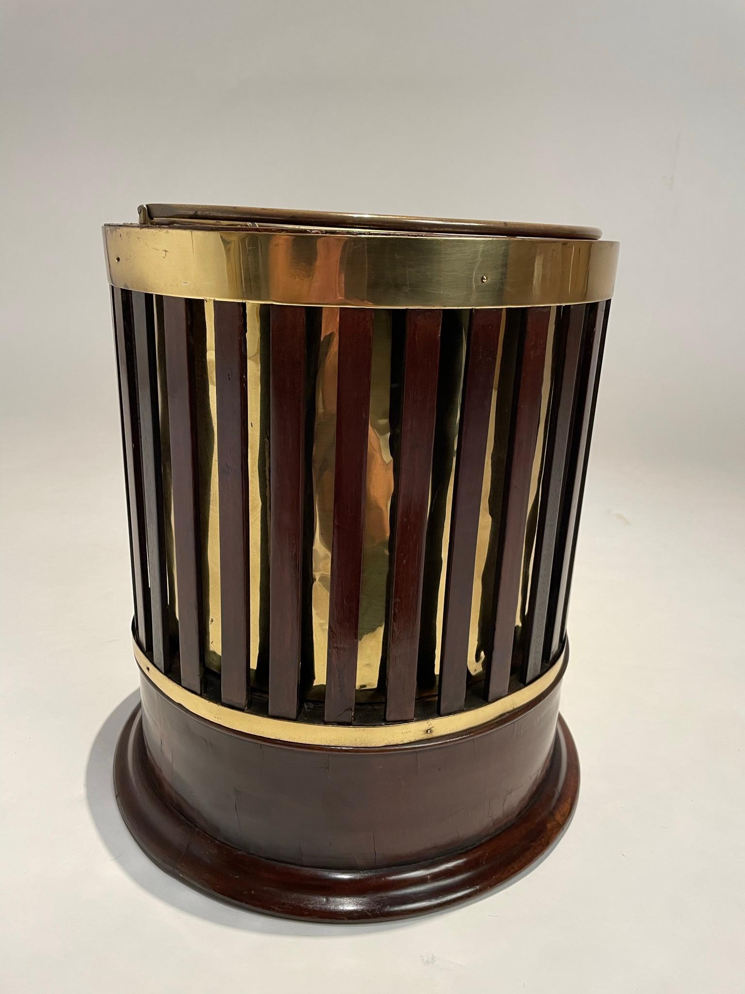 Hand-Crafted 19th Century English Regency Mahogany And Brass Bucket  For Sale