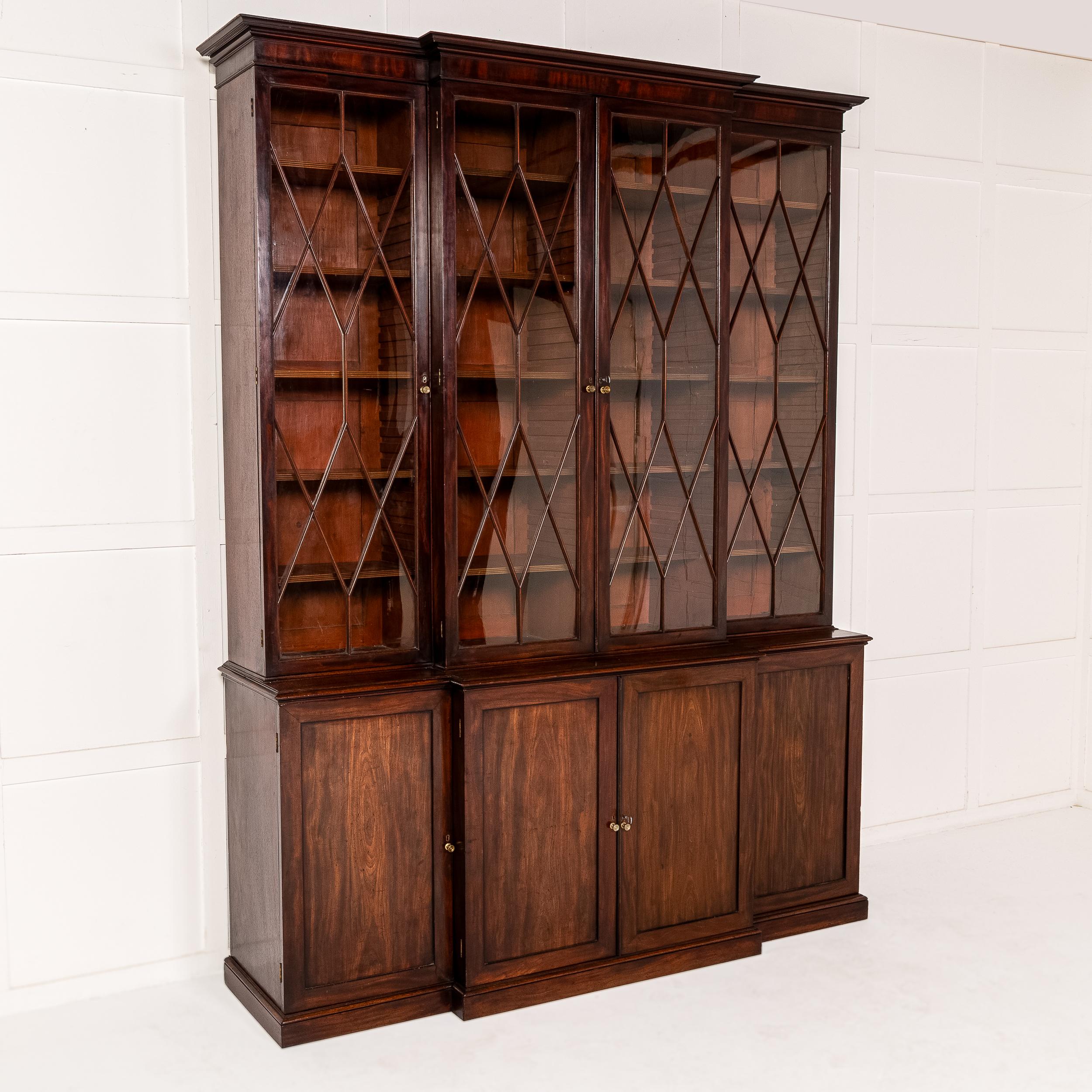 Libreria inglese Regency in mogano del XIX secolo (attribuita a Gillows) in vendita 3