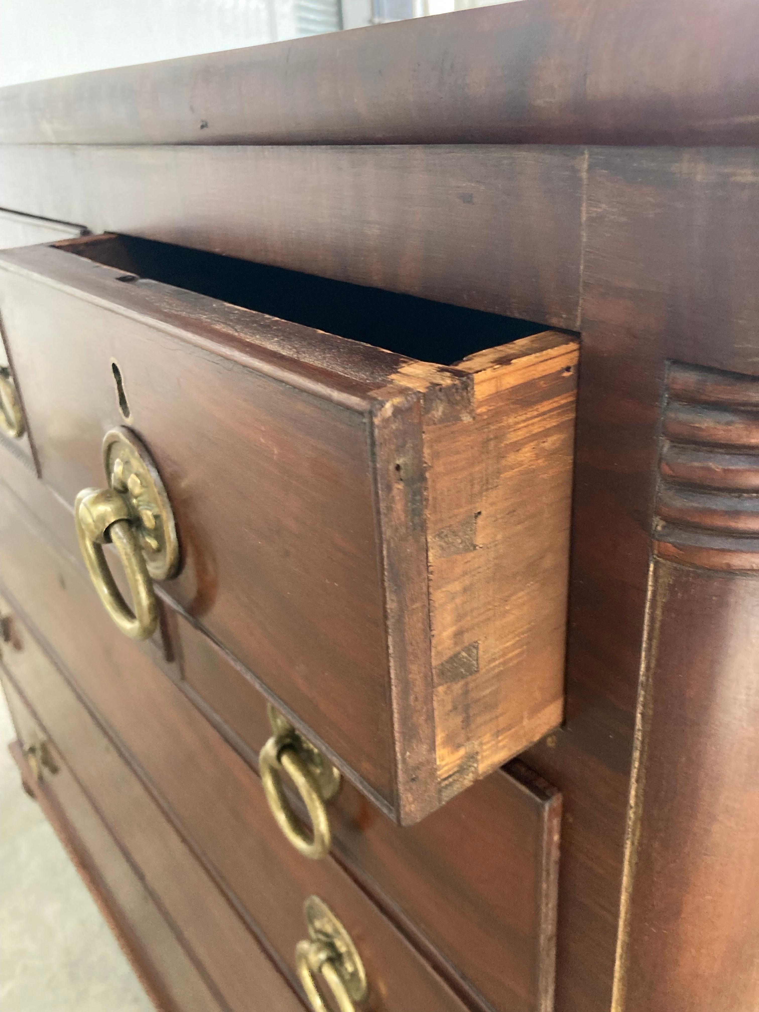 Cassettiera inglese Regency in mogano del XIX secolo in vendita 2