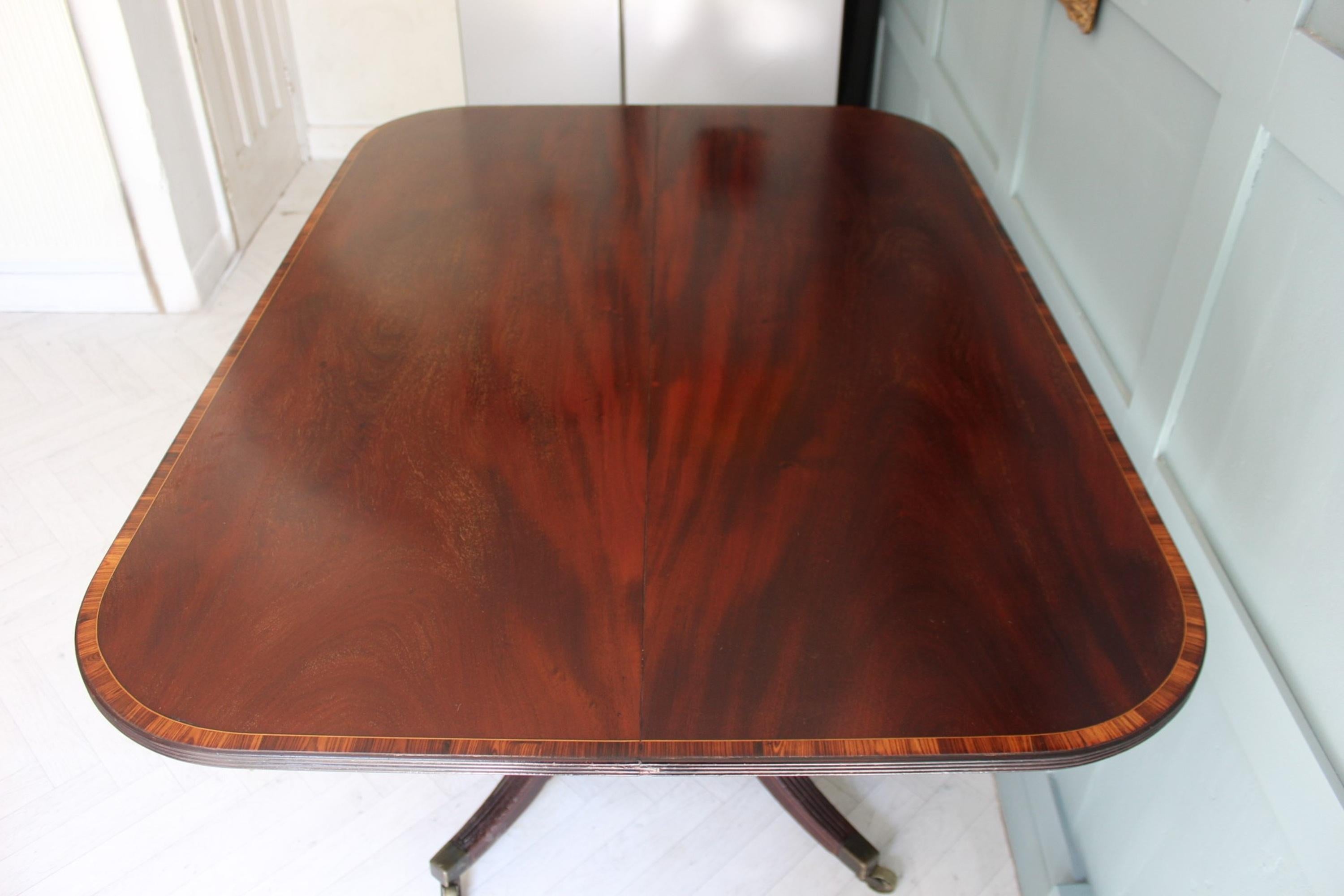 Anglais Table de salle à manger Regency anglaise du 19ème siècle en vente