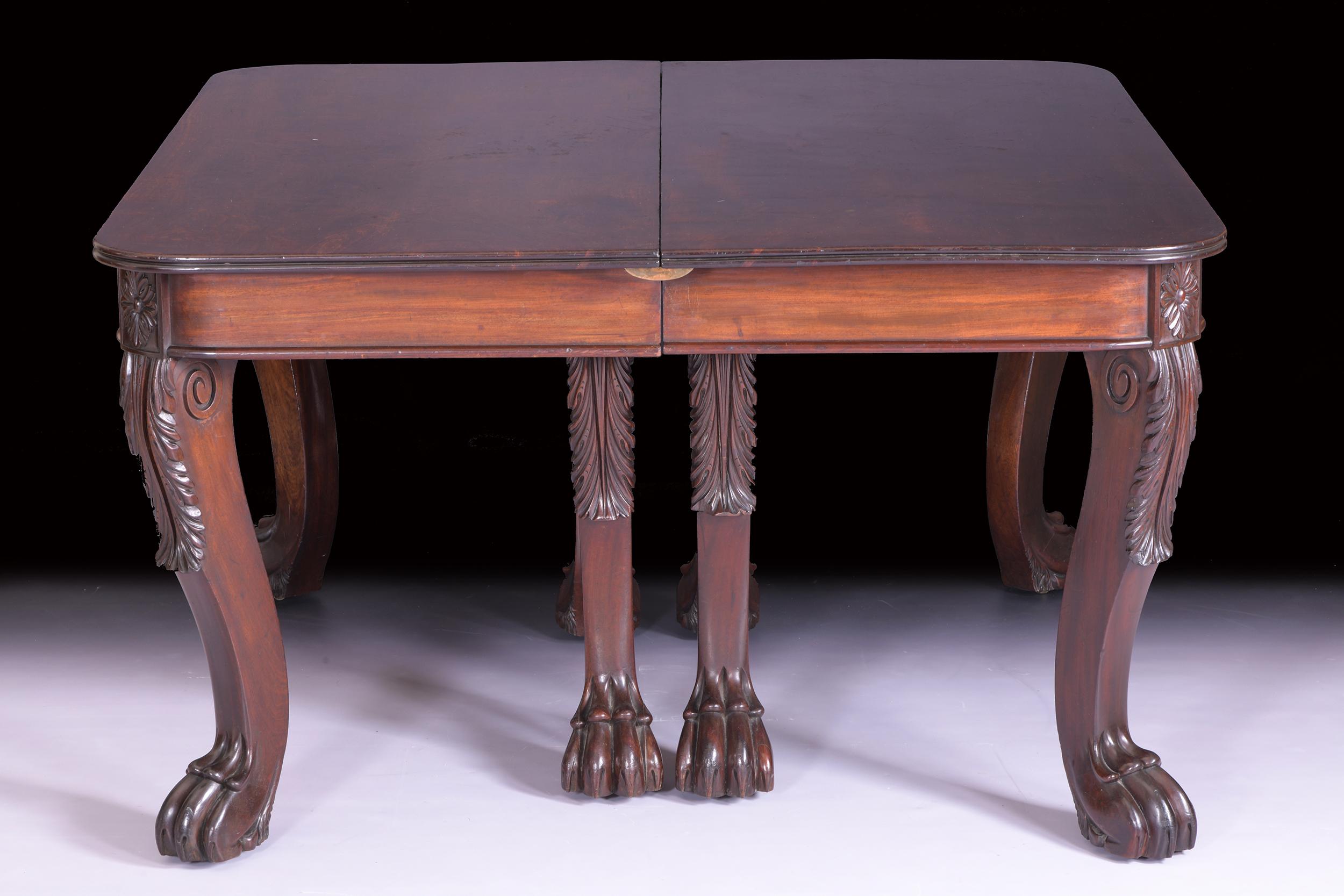 19th Century English Regency Mahogany Dining Table For Sale 4