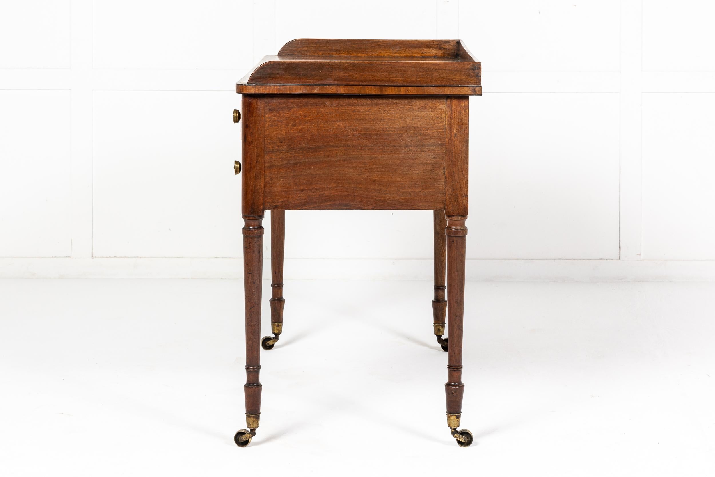 19th Century English Regency Mahogany Dressing Table/Desk in the Manner of 'Gil' 3