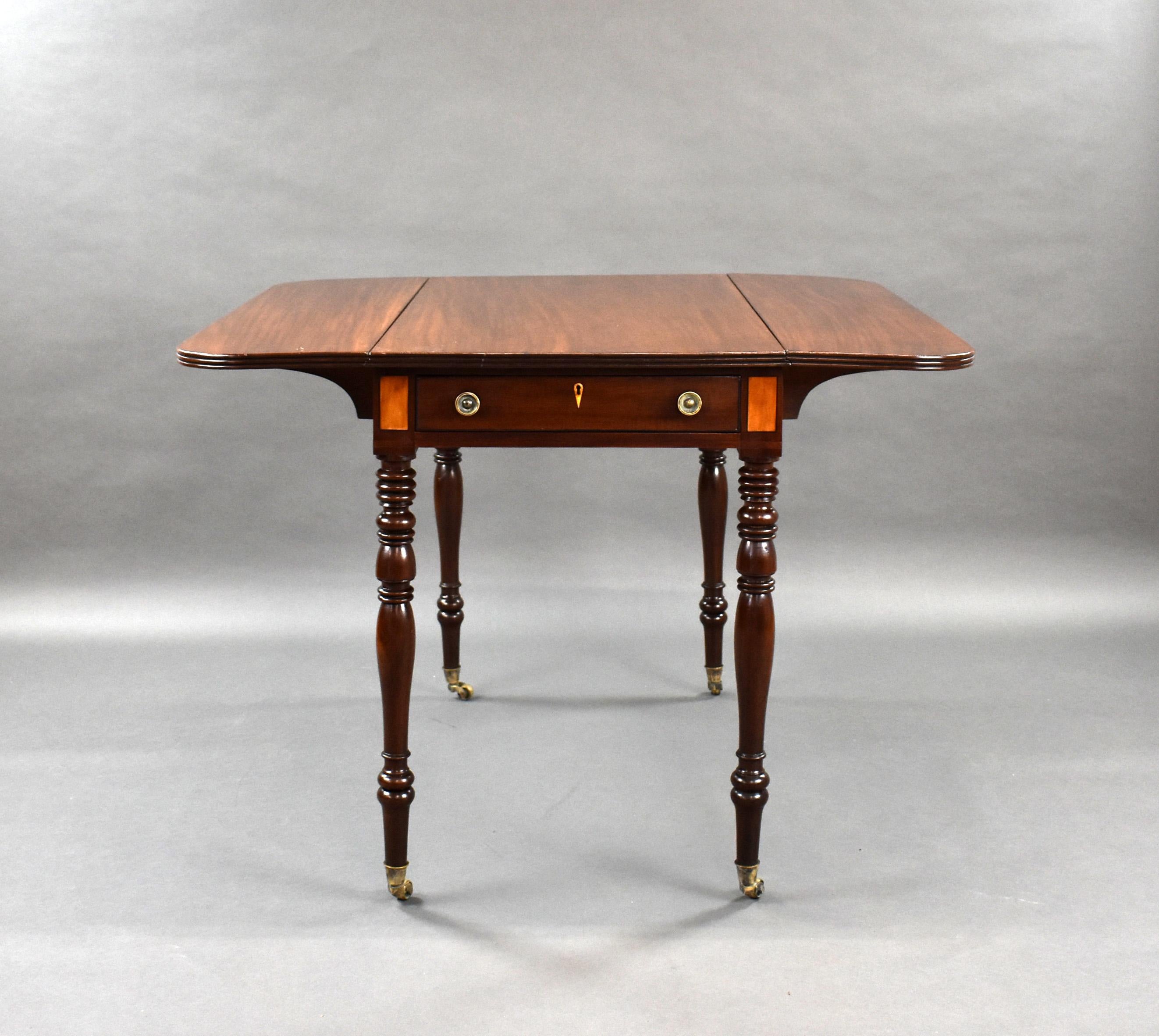 19th Century English Regency Mahogany Drop Leaf Pembroke Table For Sale 7