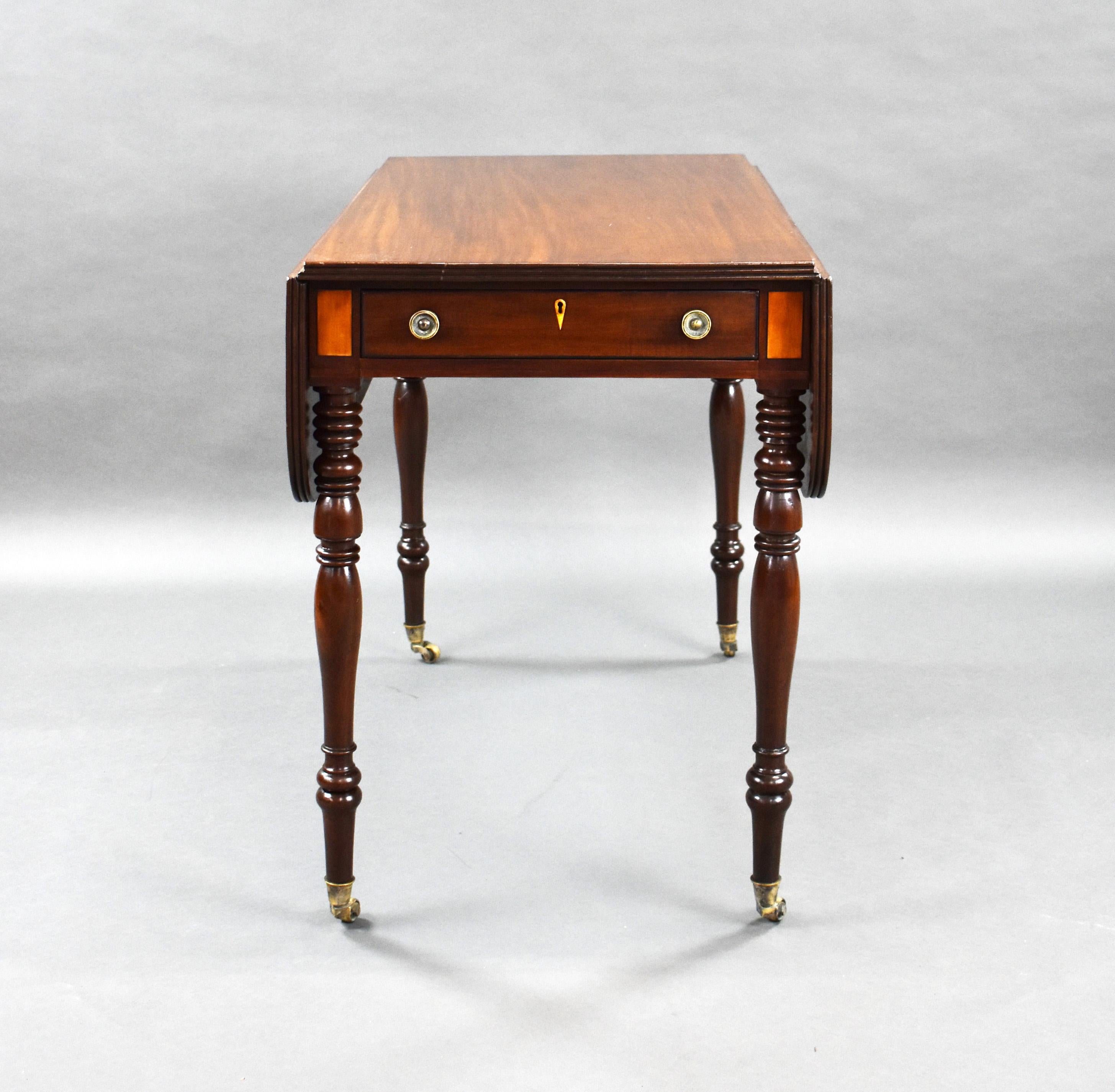 19th Century English Regency Mahogany Drop Leaf Pembroke Table In Good Condition For Sale In Chelmsford, Essex